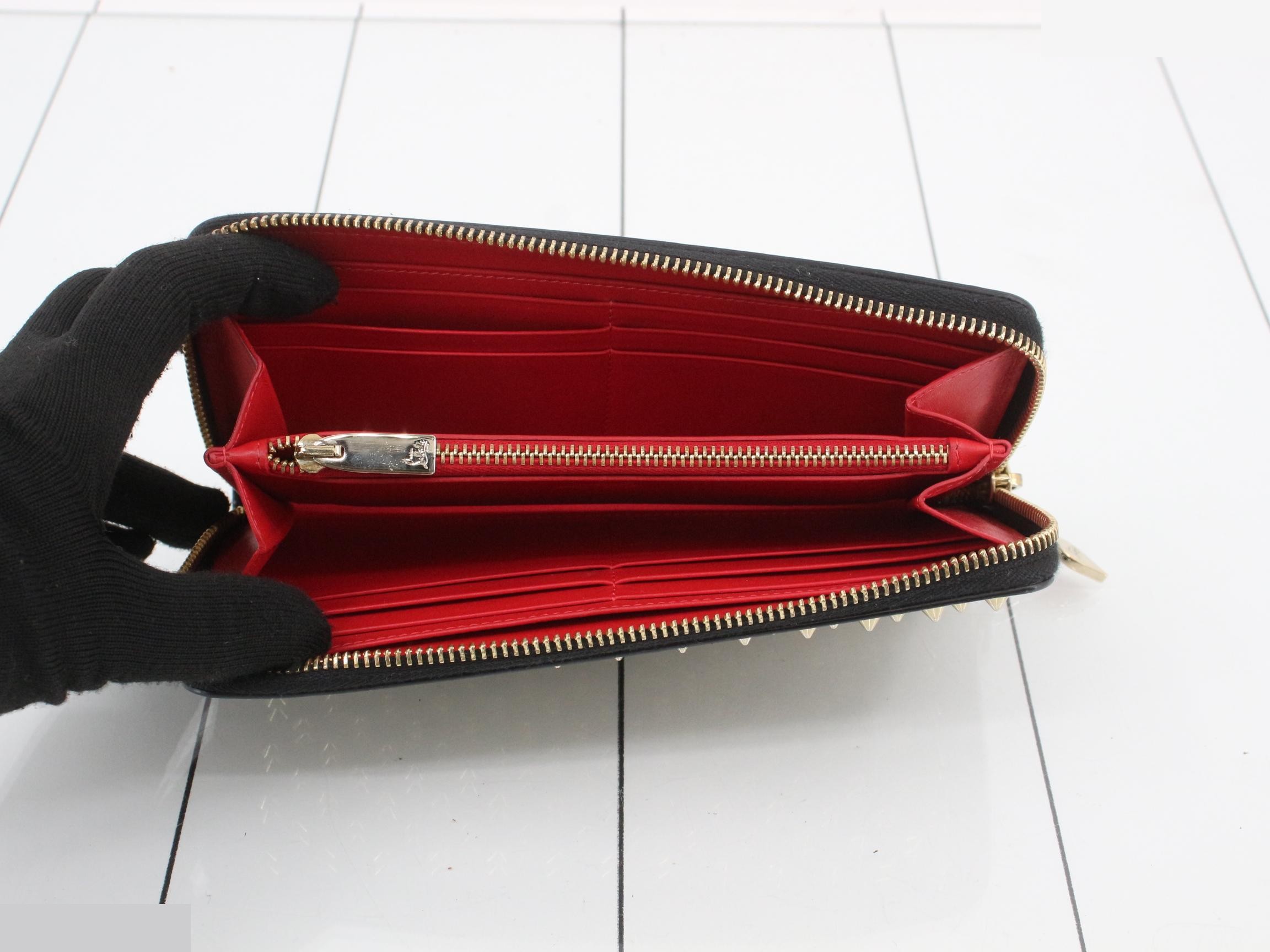 Other lines: Bags and Wallets — view 4