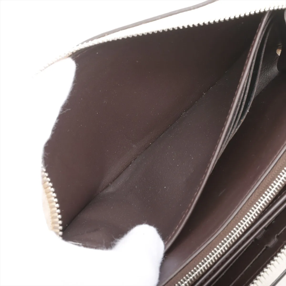 Mahina Zippy Wallet M69822 TN0179 Beige Round Zip Wallet — view 4