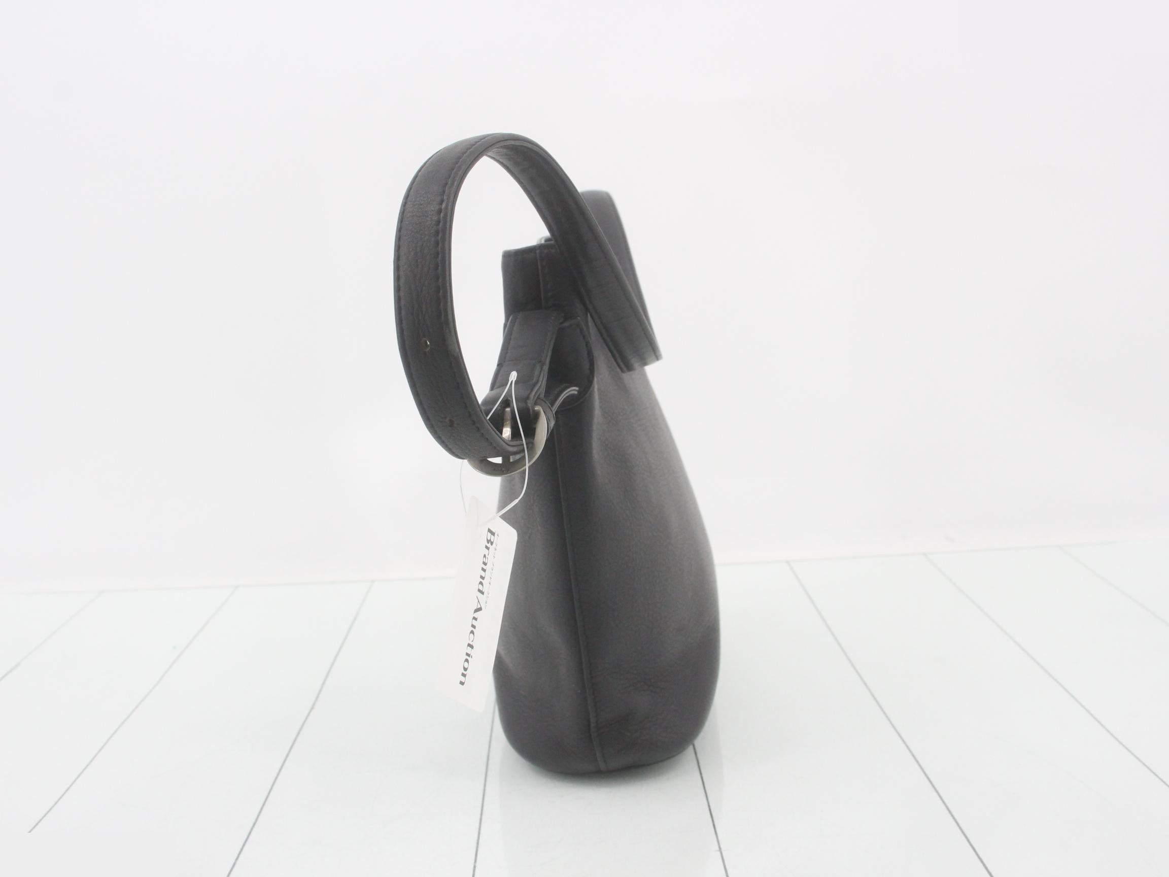 bucket-style shoulder bag, black leather. — view 4