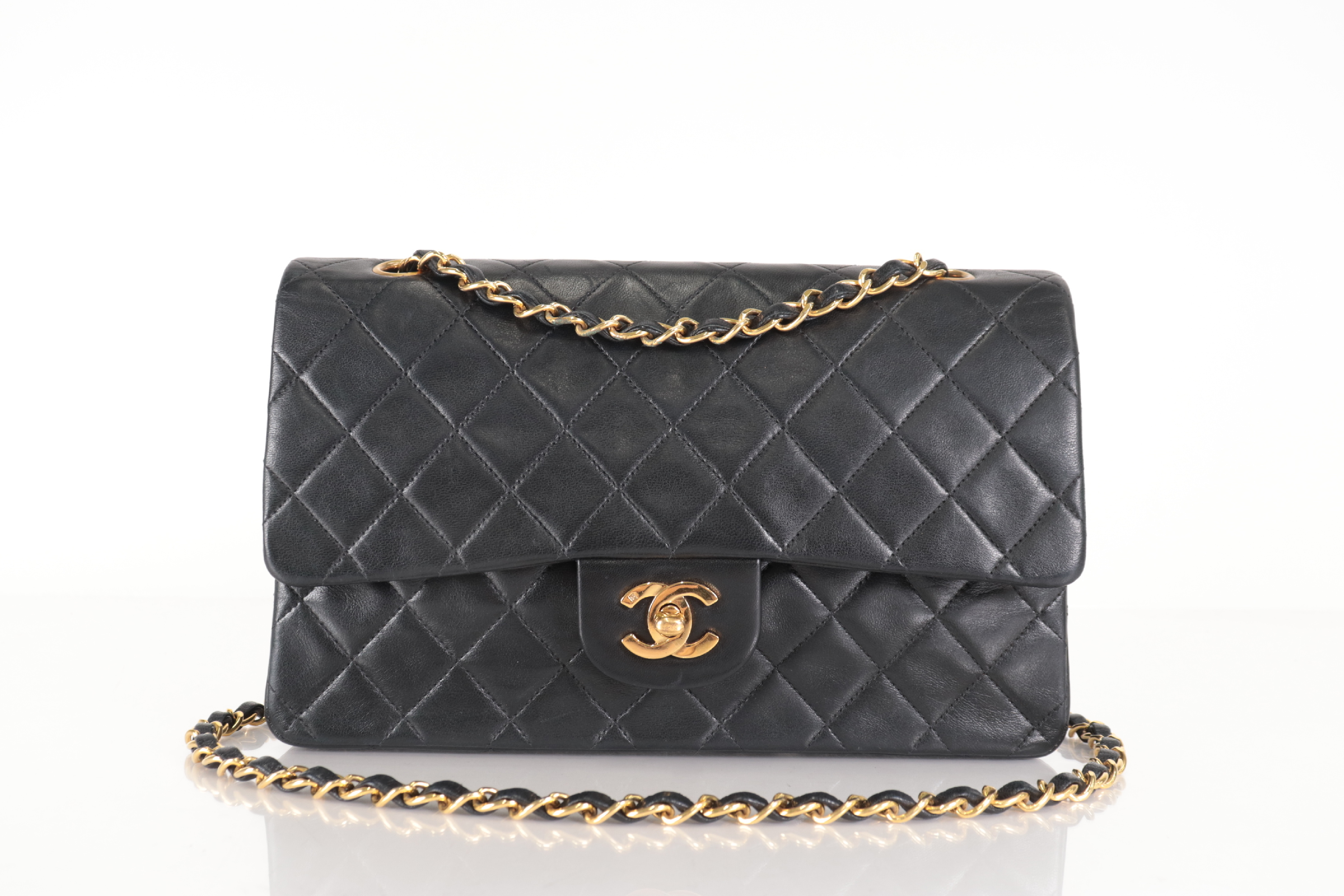 W-flap 25 Lambskin Shoulder Bag (Serial No. 2) — view 2
