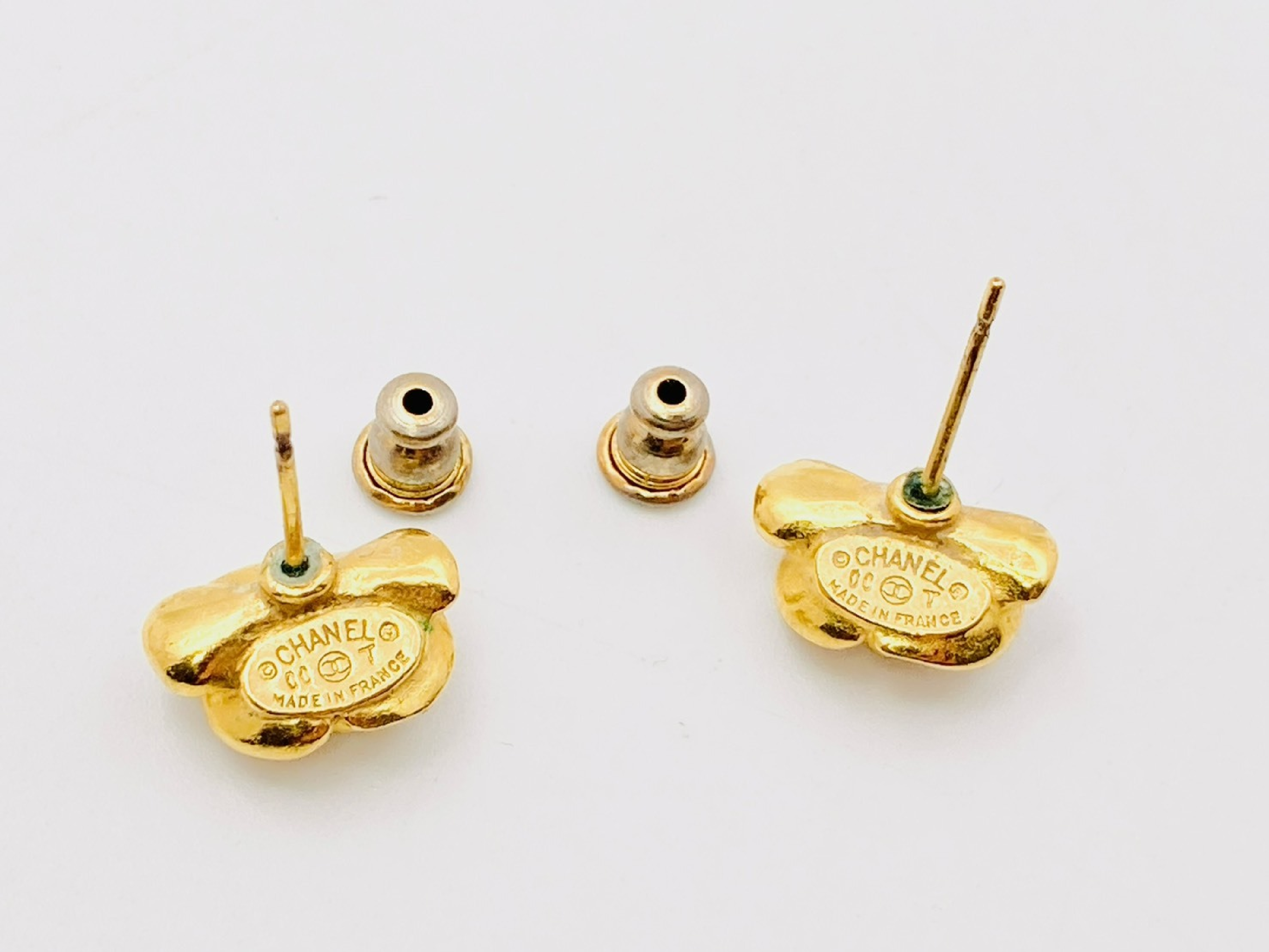 Coco Mark Camellia Earrings 00T Gold Earrings — view 3