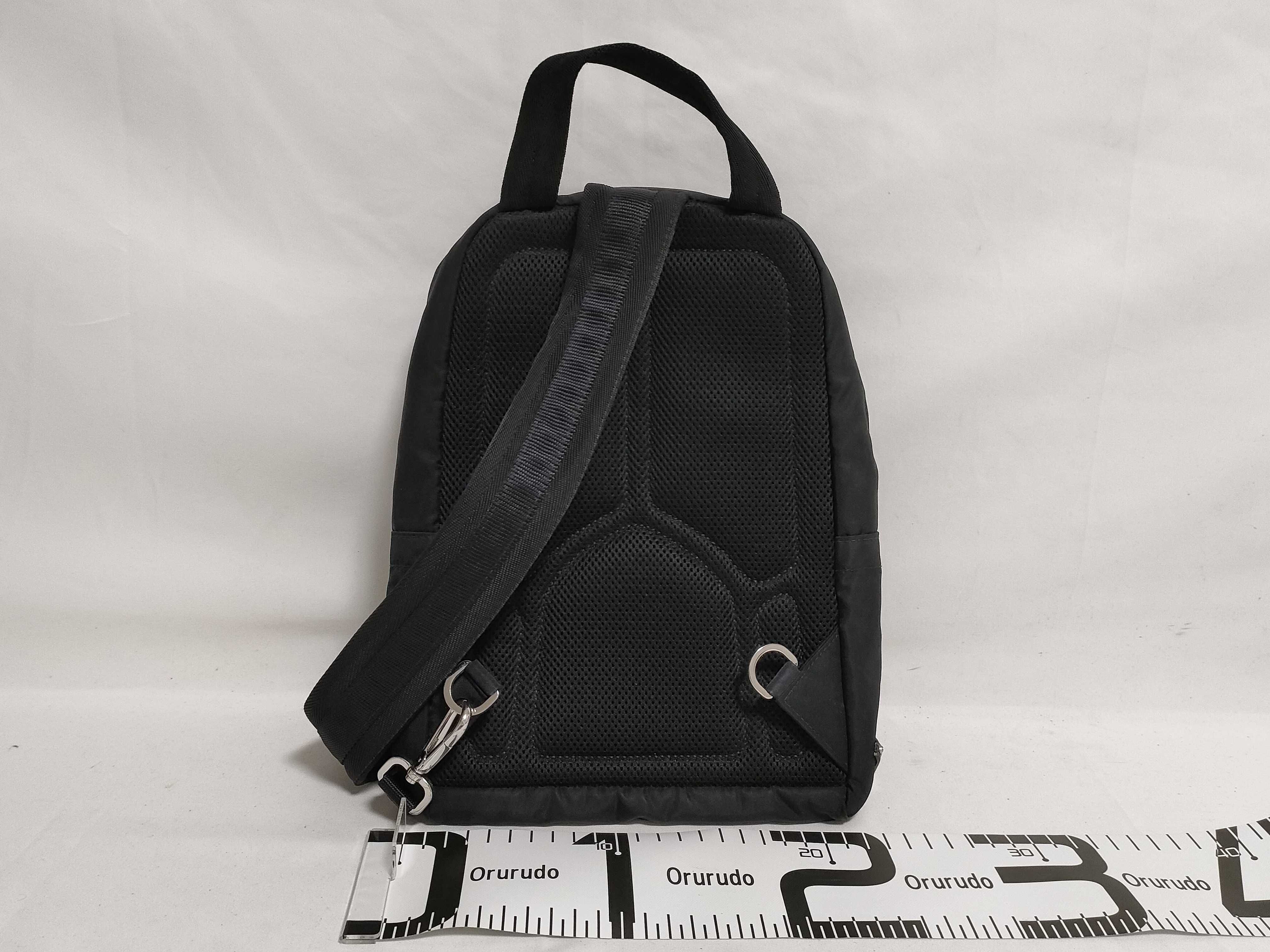 body bag, waist bag, shoulder bag — view 2