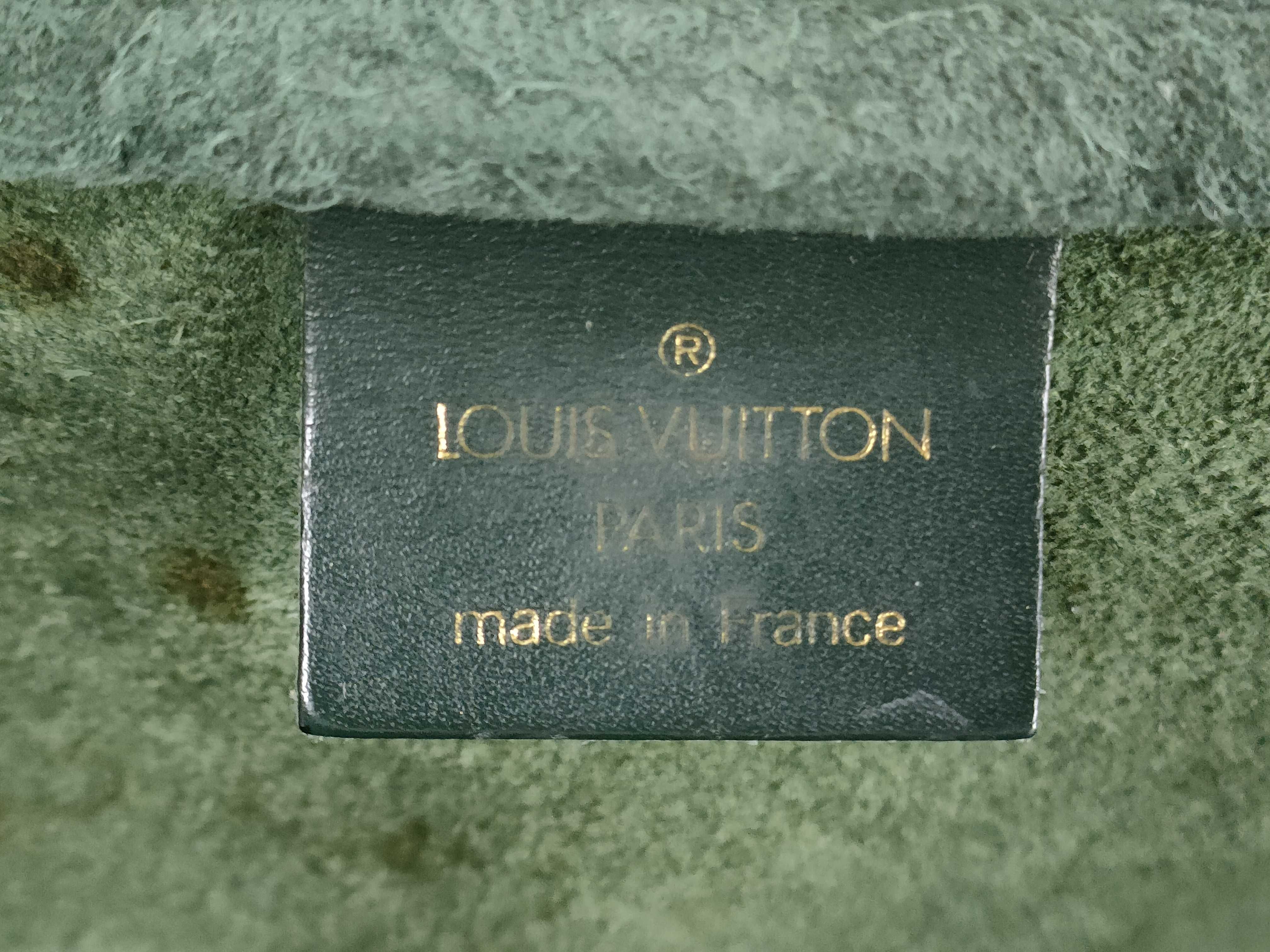 Taiga LV Taiga Kendall GM Boston Bag Epicea M30114 (Shoulder strap not included) — view 11