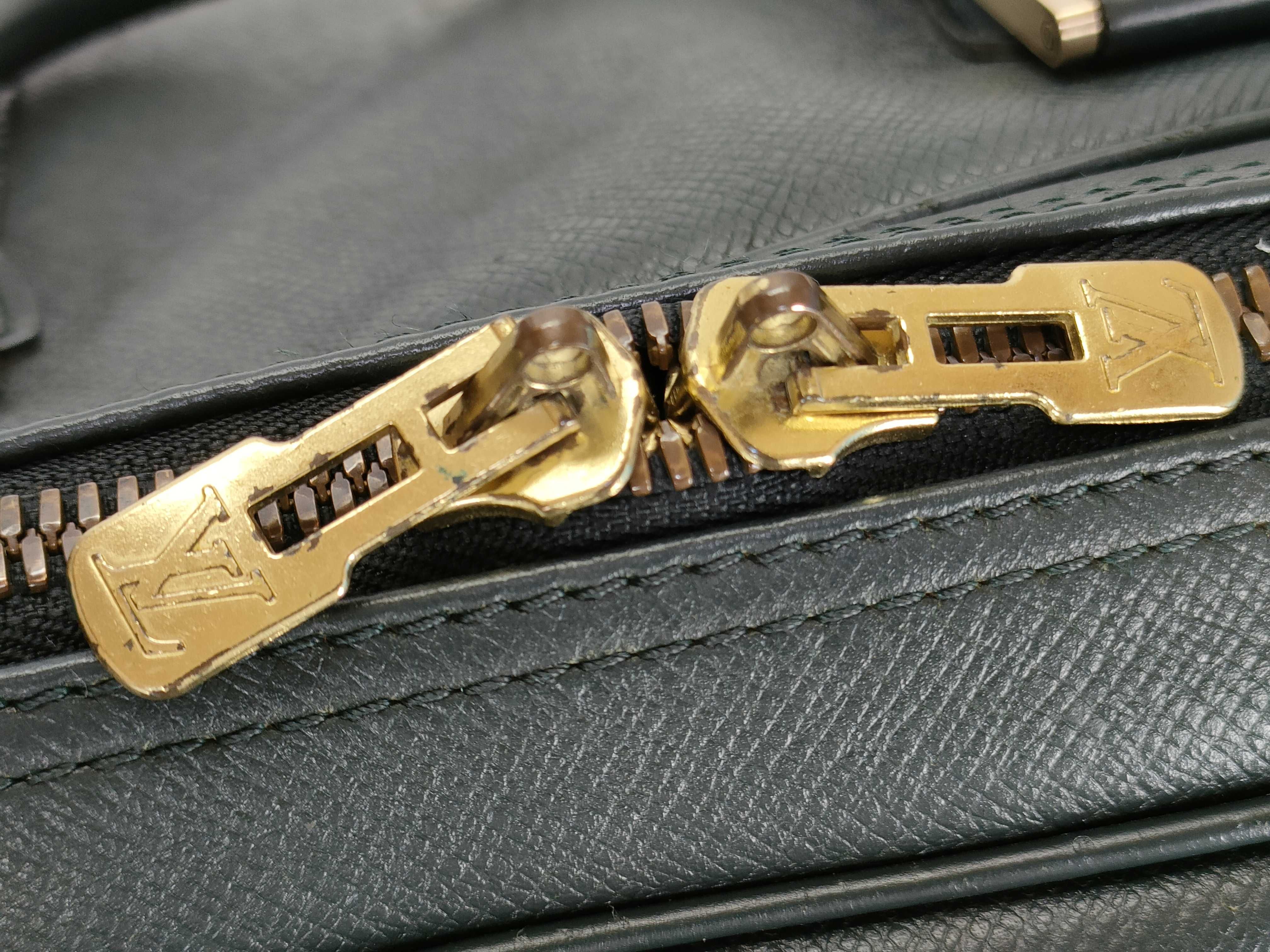 Taiga LV Taiga Kendall GM Boston Bag Epicea M30114 (Shoulder strap not included) — view 14