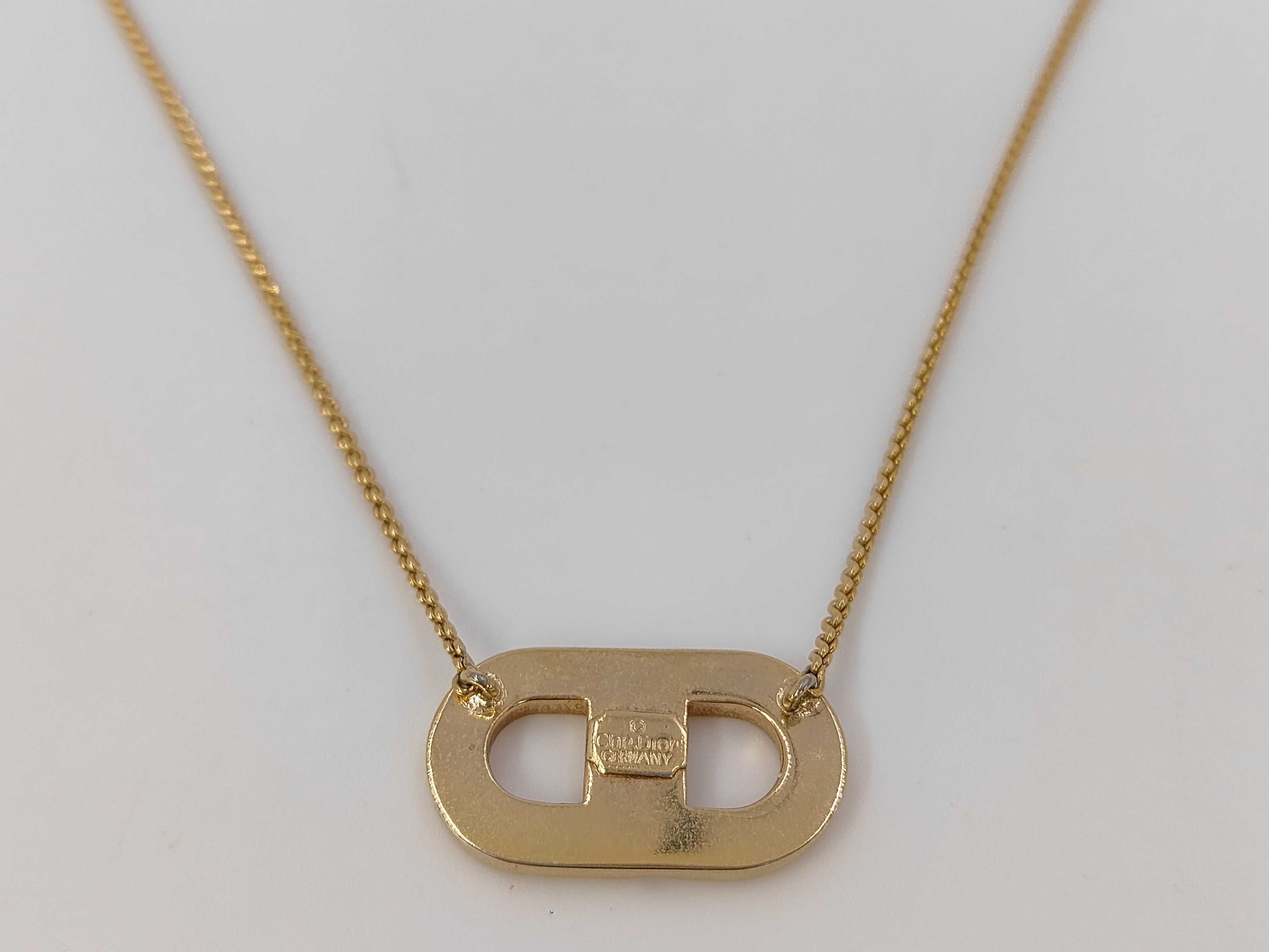 necklace — view 2