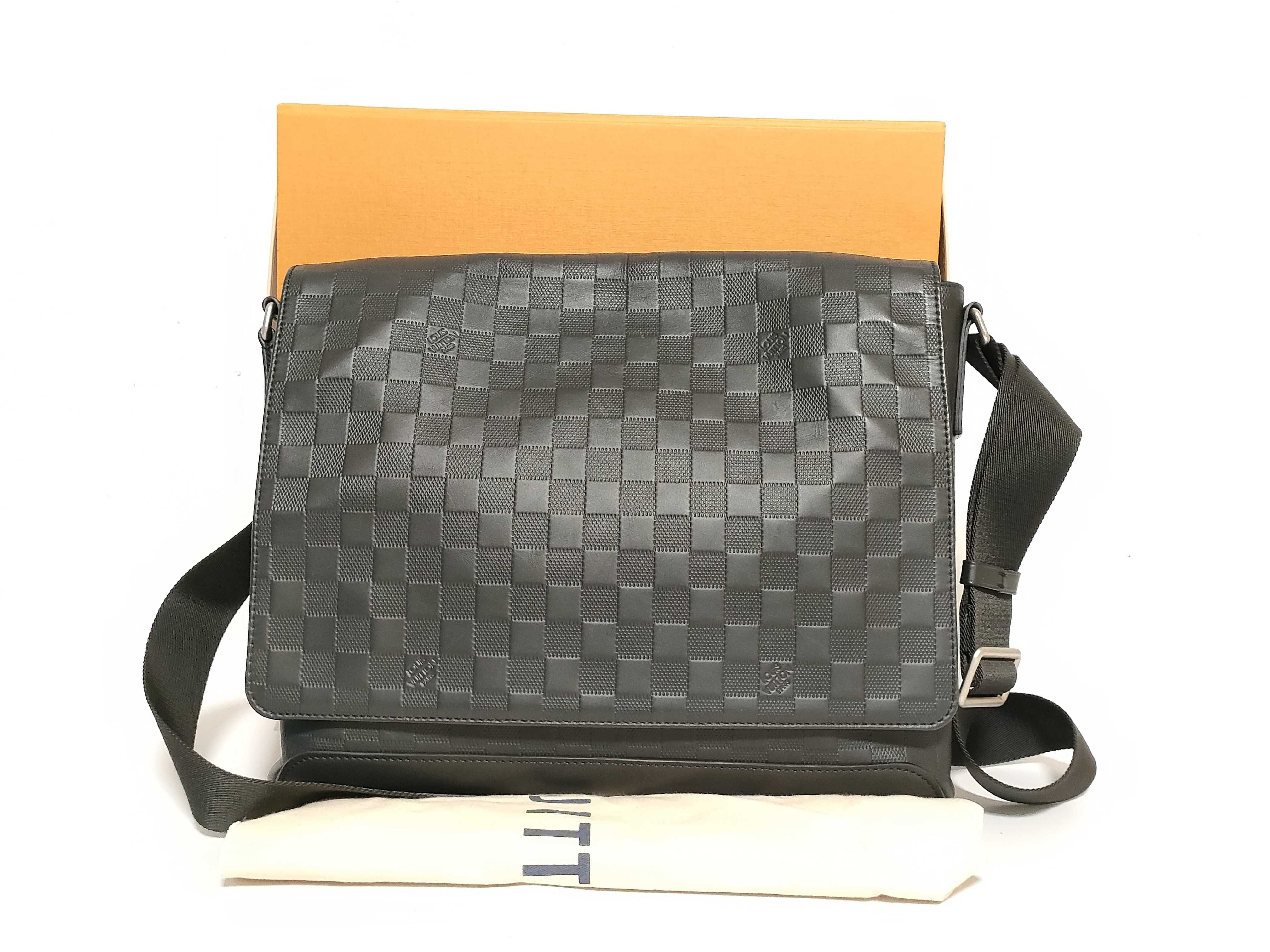 Damier Infini District MM N41038 Navy x Black Shoulder Bag (RFID responsive)