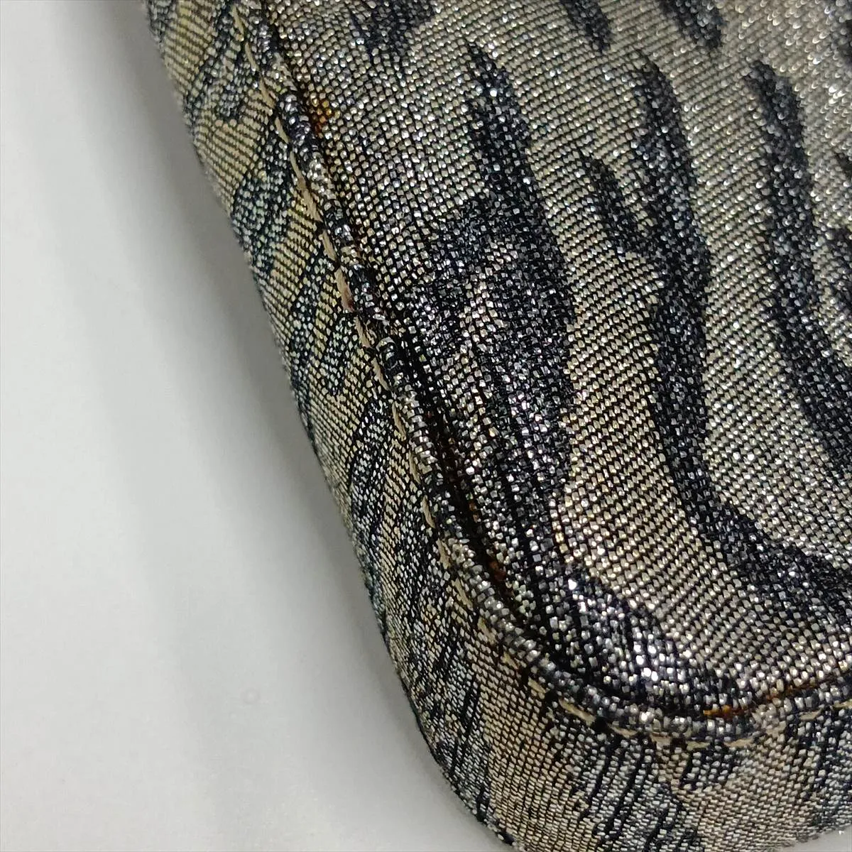 Mini Mamma Satin x Beaded Shoulder Bag Silver. Data is being retrieved. Please wait a few seconds and try cutting or copying again. — view 12