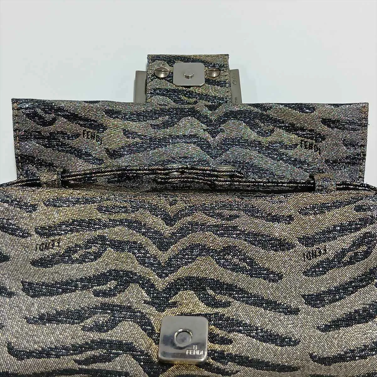 Mini Mamma Satin x Beaded Shoulder Bag Silver. Data is being retrieved. Please wait a few seconds and try cutting or copying again. — view 15