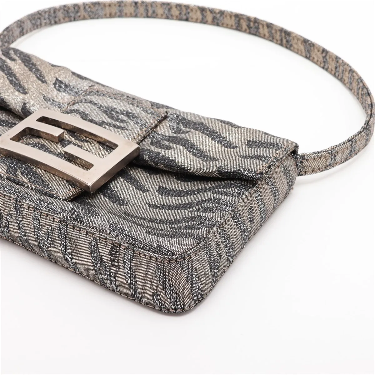 Mini Mamma Satin x Beaded Shoulder Bag Silver. Data is being retrieved. Please wait a few seconds and try cutting or copying again. — view 3