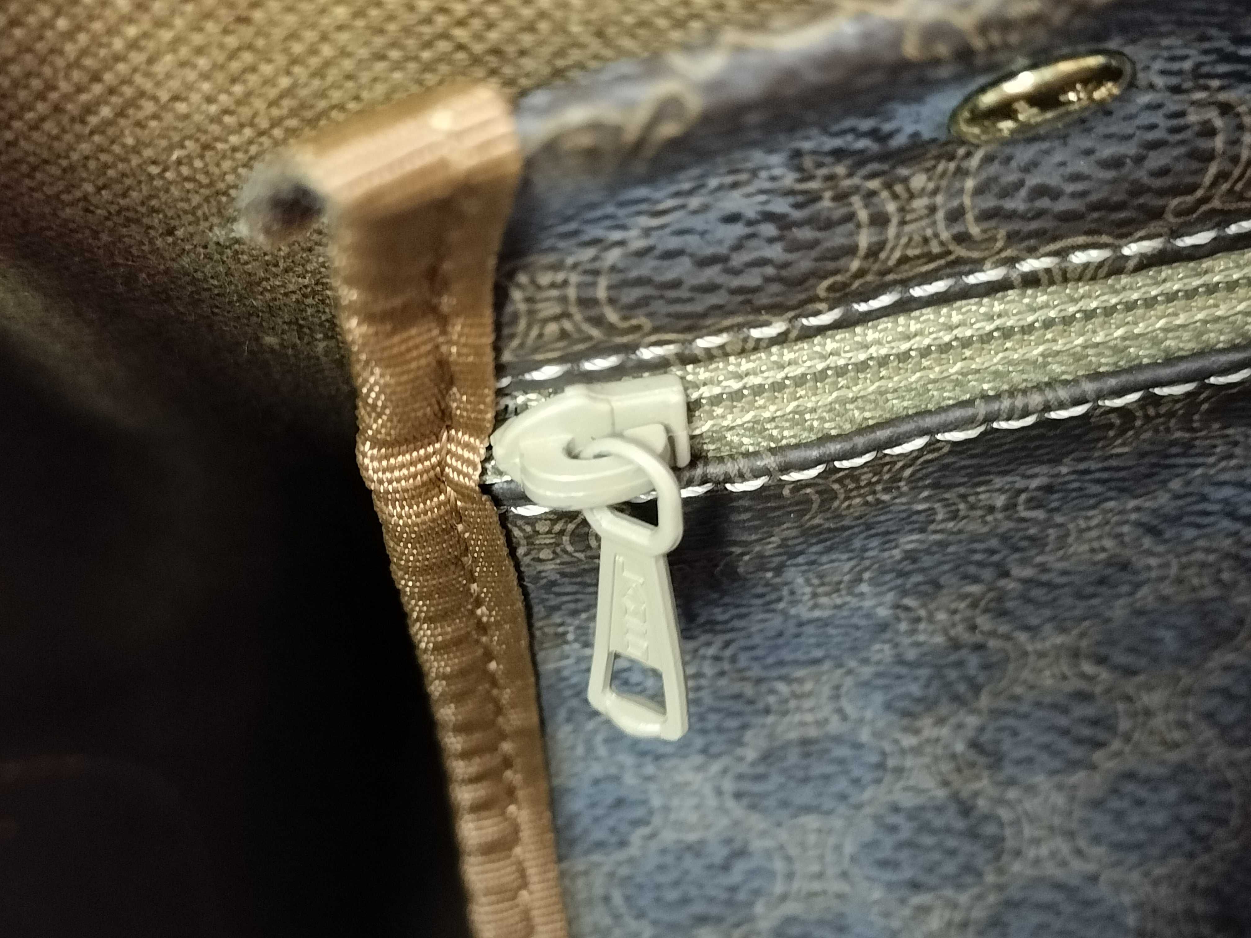 handbag — view 11