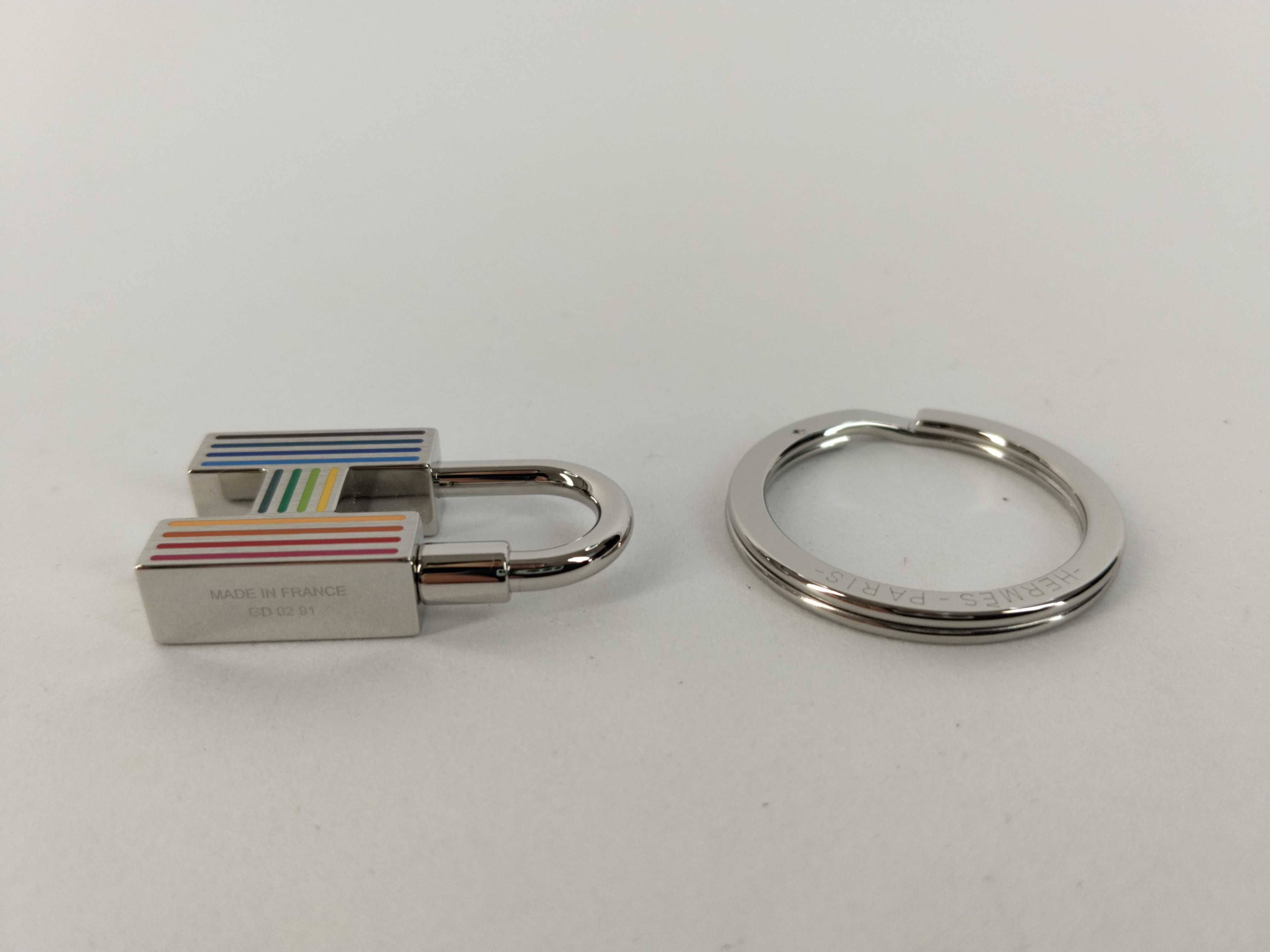Quiz Cadena Keyring Rainbow Charm — view 3