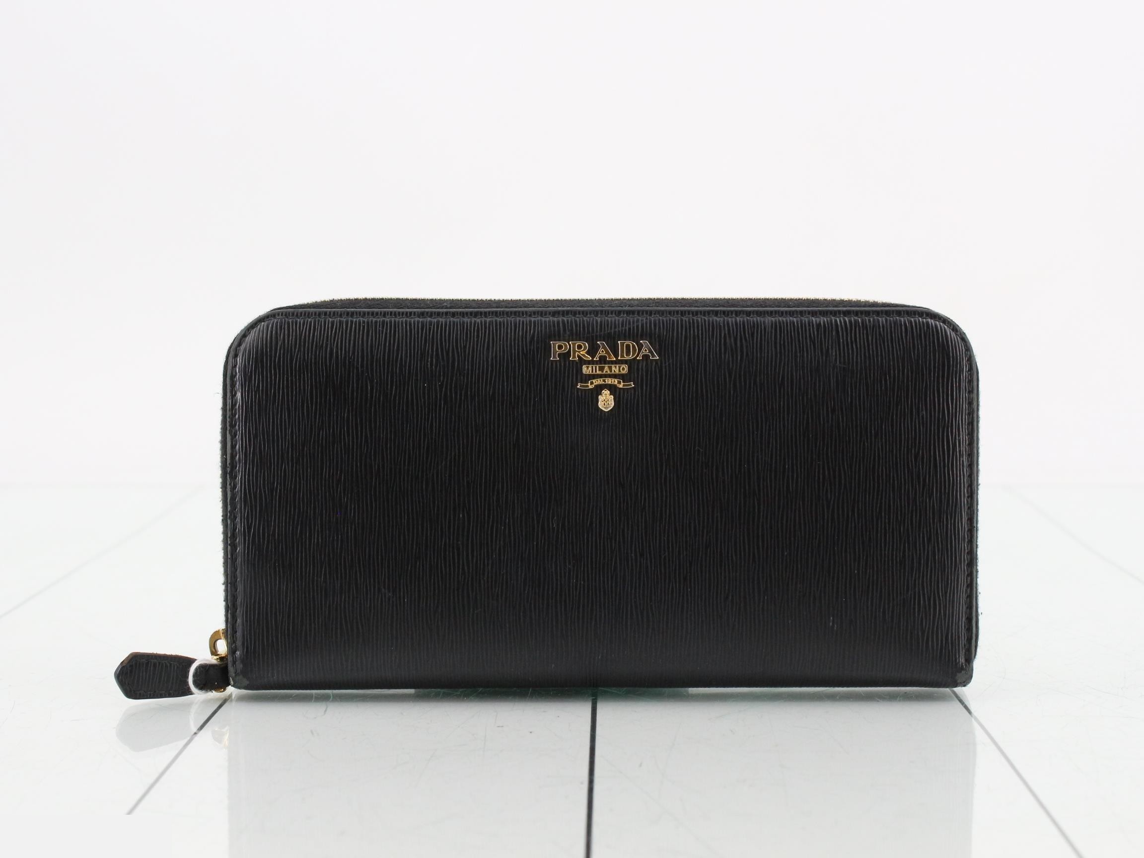 long wallet