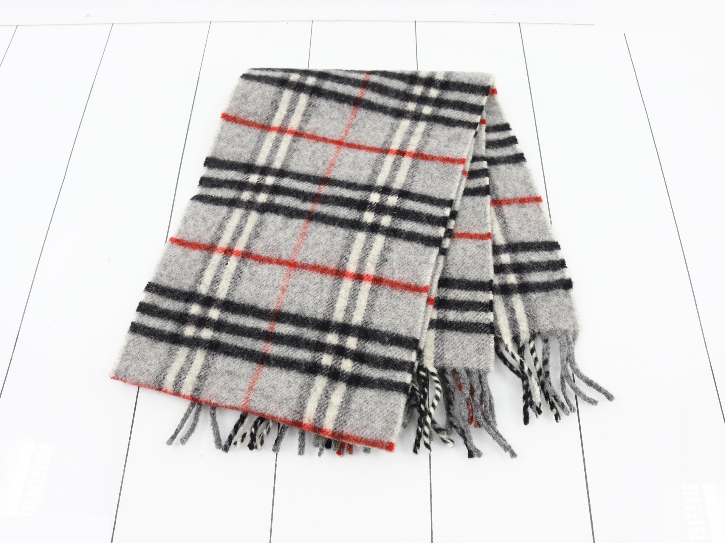 Other lines: Small items, accessories, and scarves — view 3