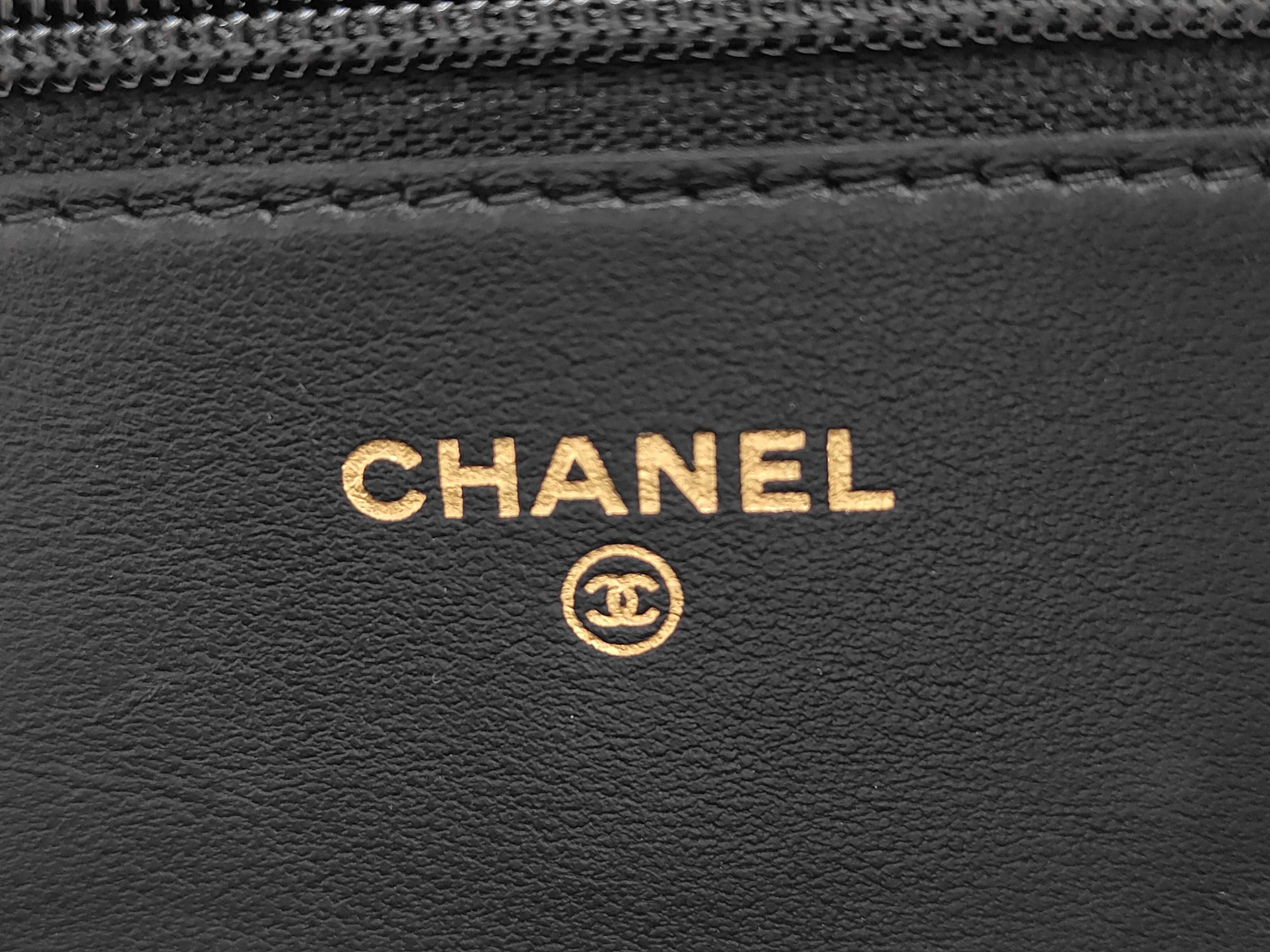 Boy Caviar Skin Chain Wallet, serial number 29 series, with dust bag, card, and sticker, also includes a shoulder bag. — view 9