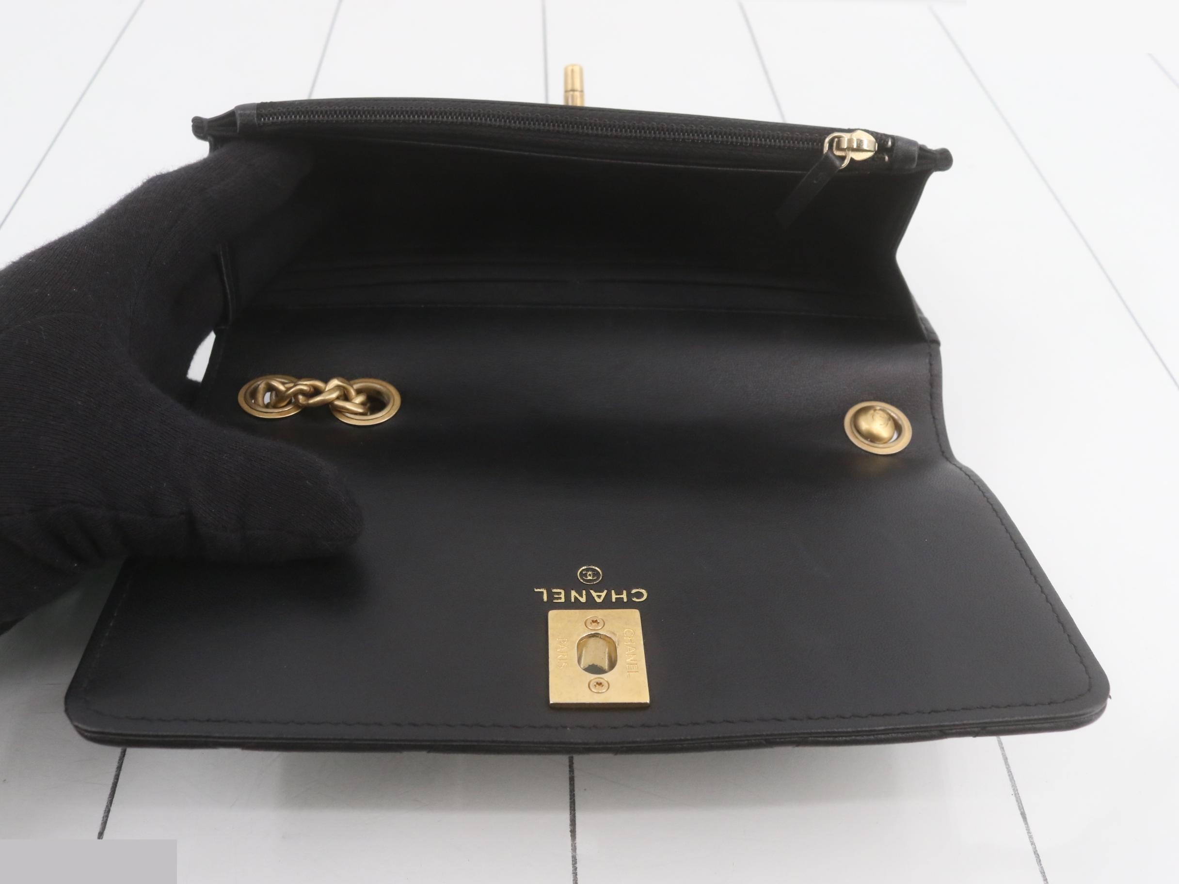 Matelassé Lambskin Turnlock Chain Wallet — view 4