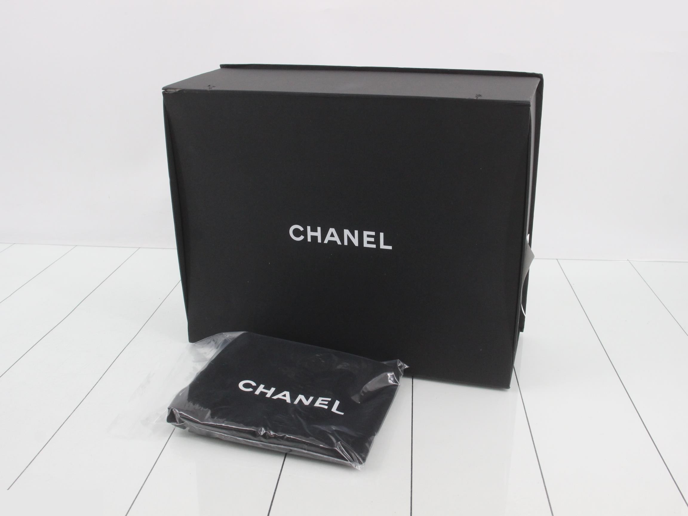 Plate CHANEL22 Chain Shoulder Bag — view 7
