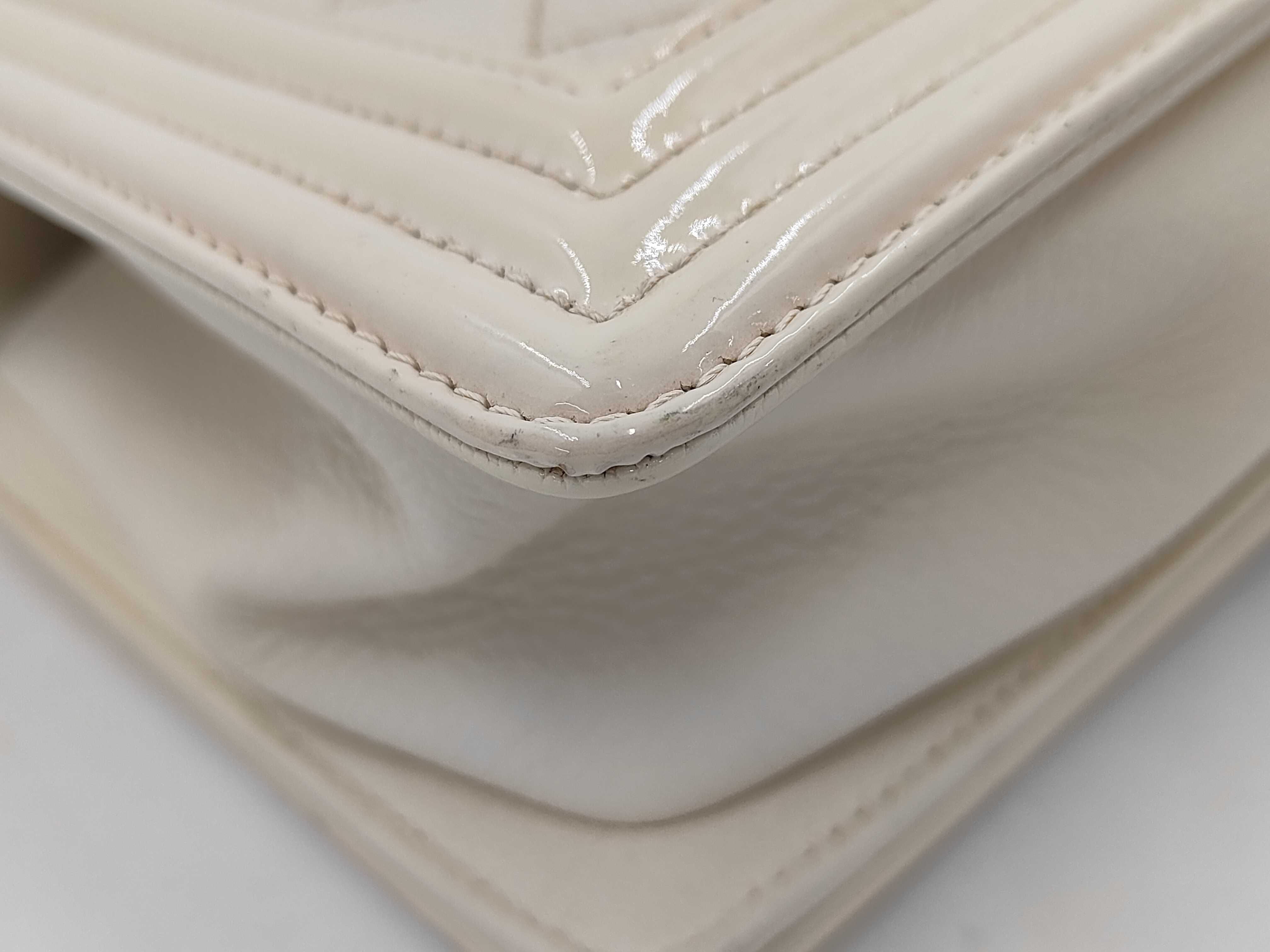 Boy Chanel White Shoulder Bag — view 4