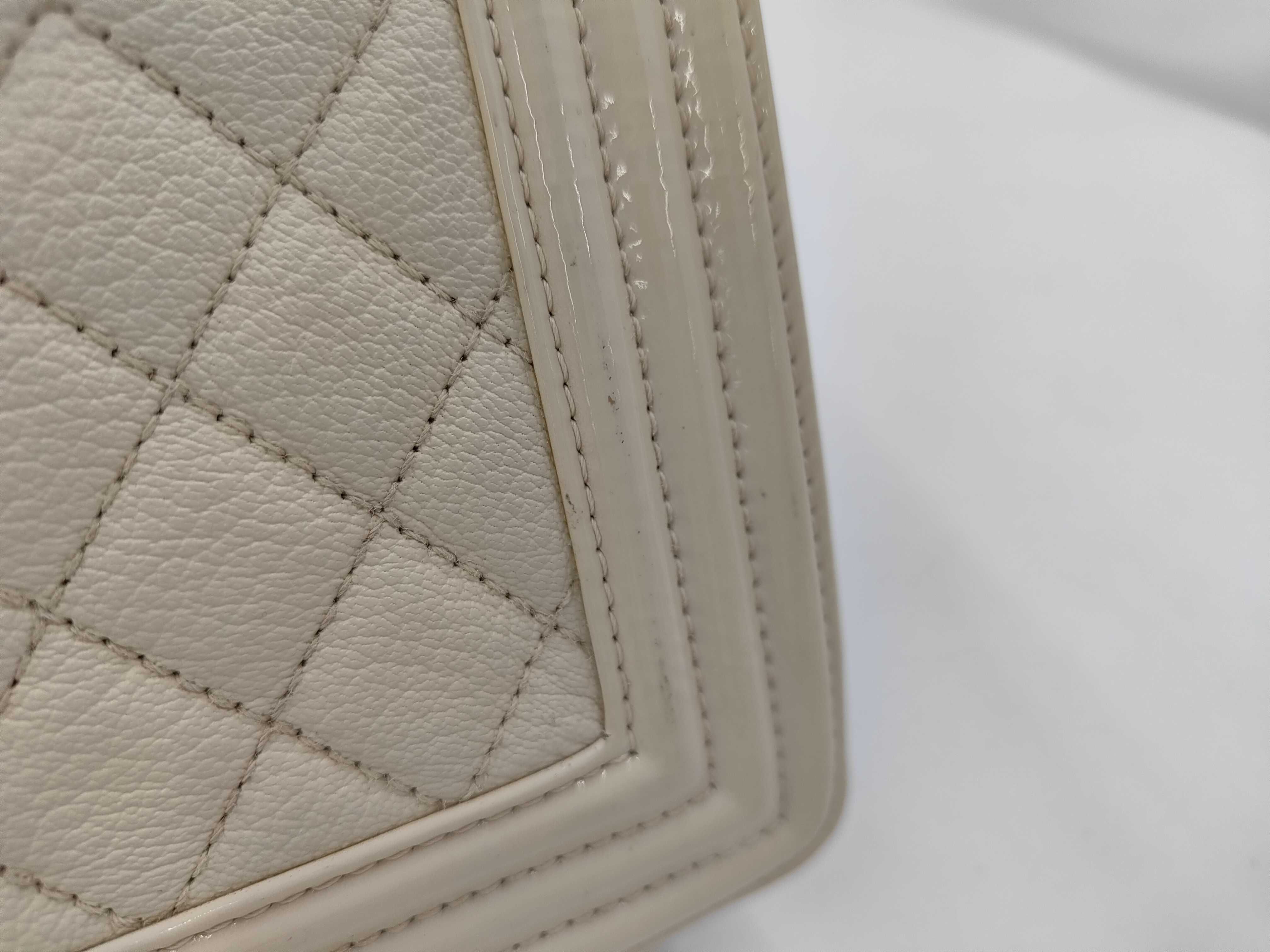 Boy Chanel White Shoulder Bag — view 8