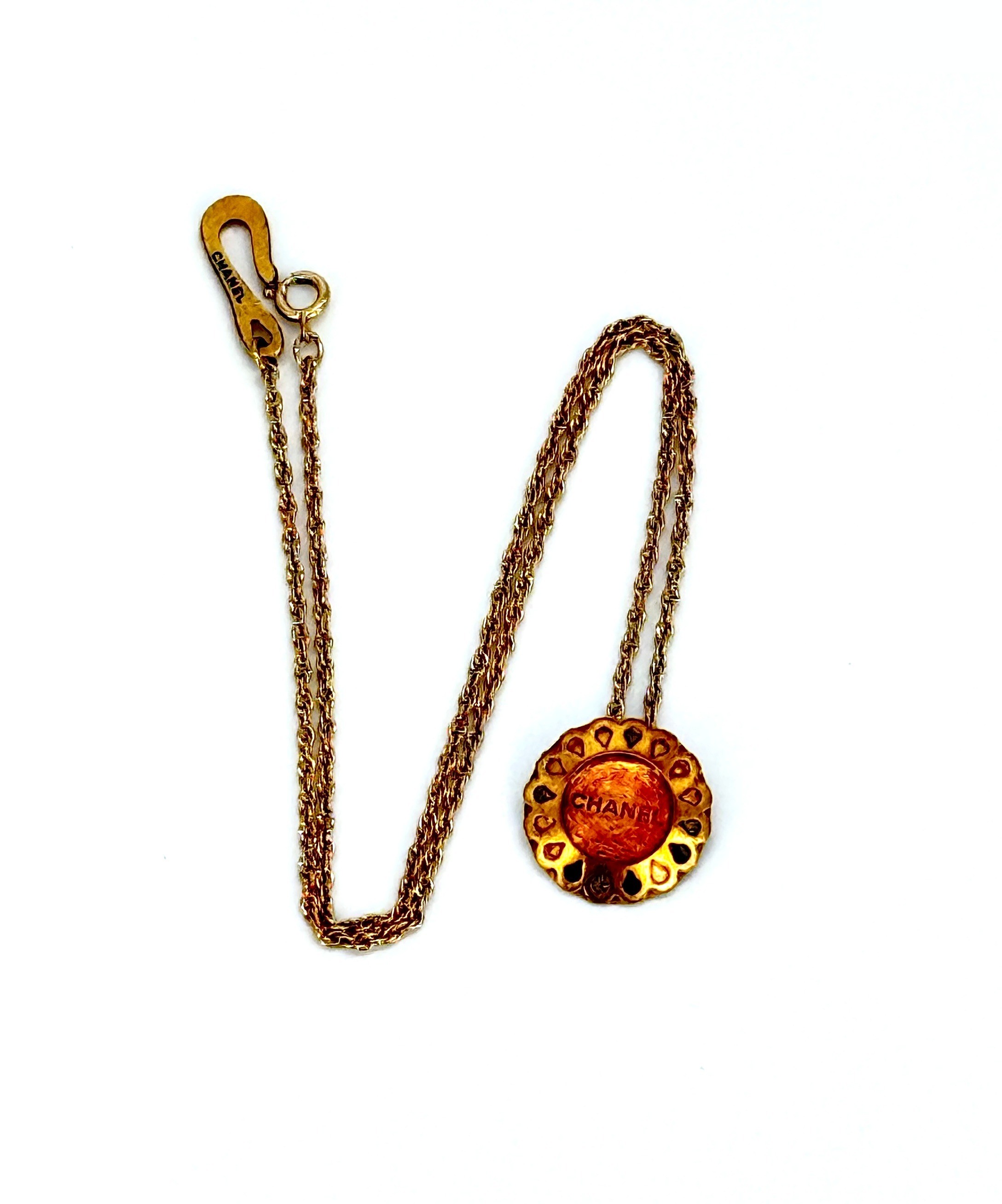 Logo, flower motif, color (precious metal), necklace, pendant — view 6