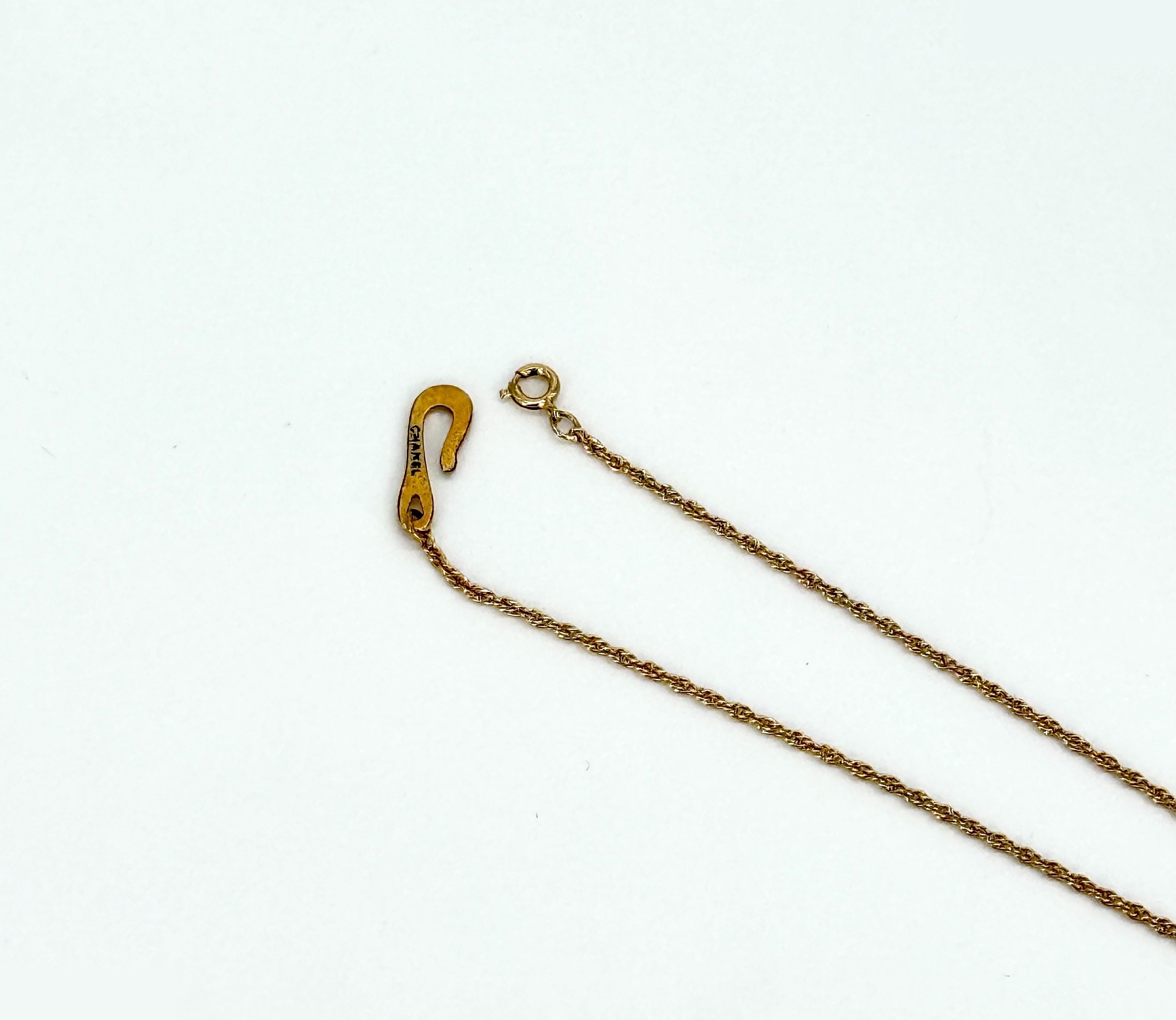 Logo, flower motif, color (precious metal), necklace, pendant — view 7