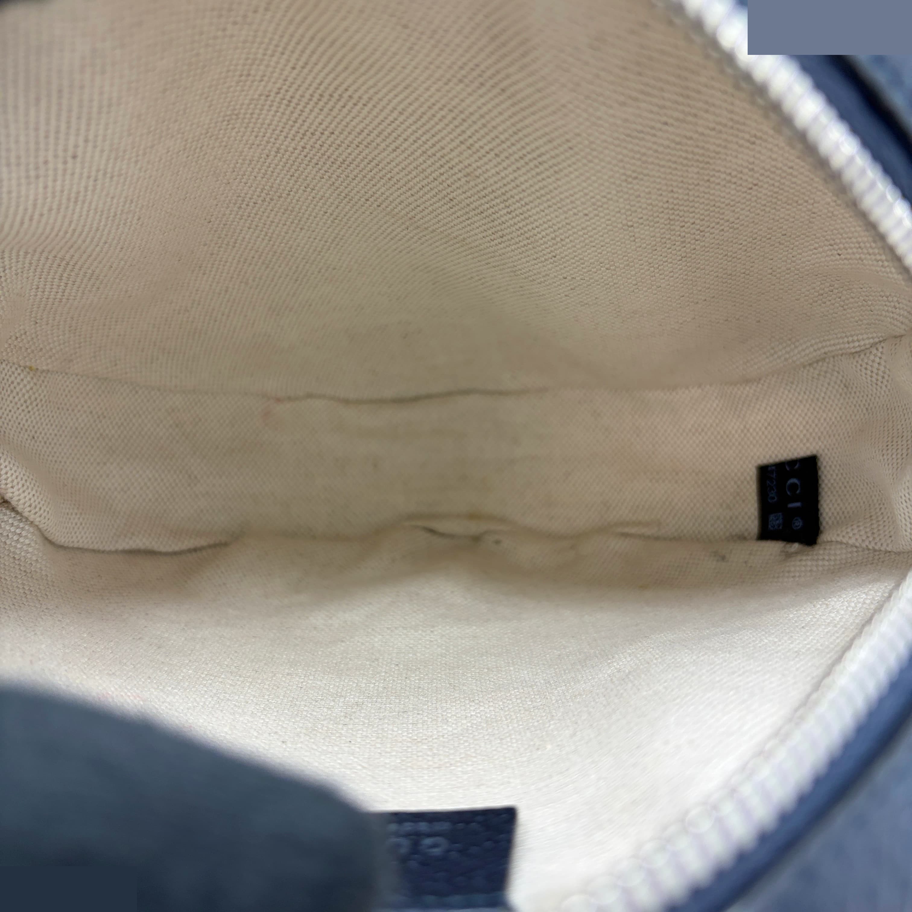 GG Canvas (Bag) Round Shoulder Bag — view 7