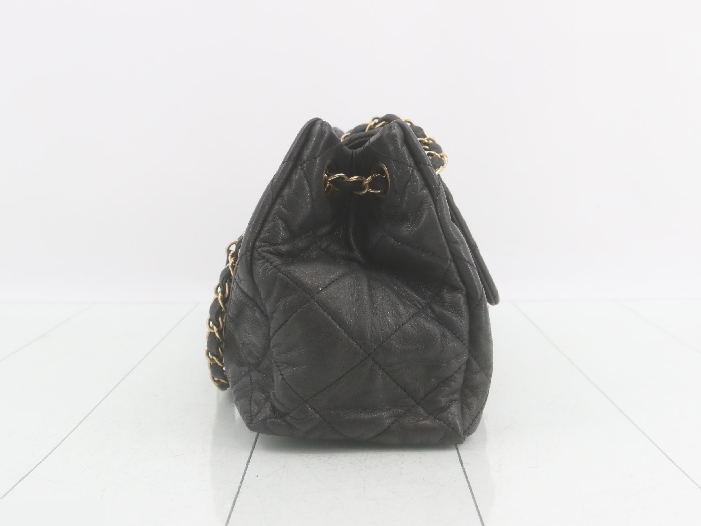 Large Matelassé chain shoulder bag, lambskin, black, with seal, size 15 — view 4