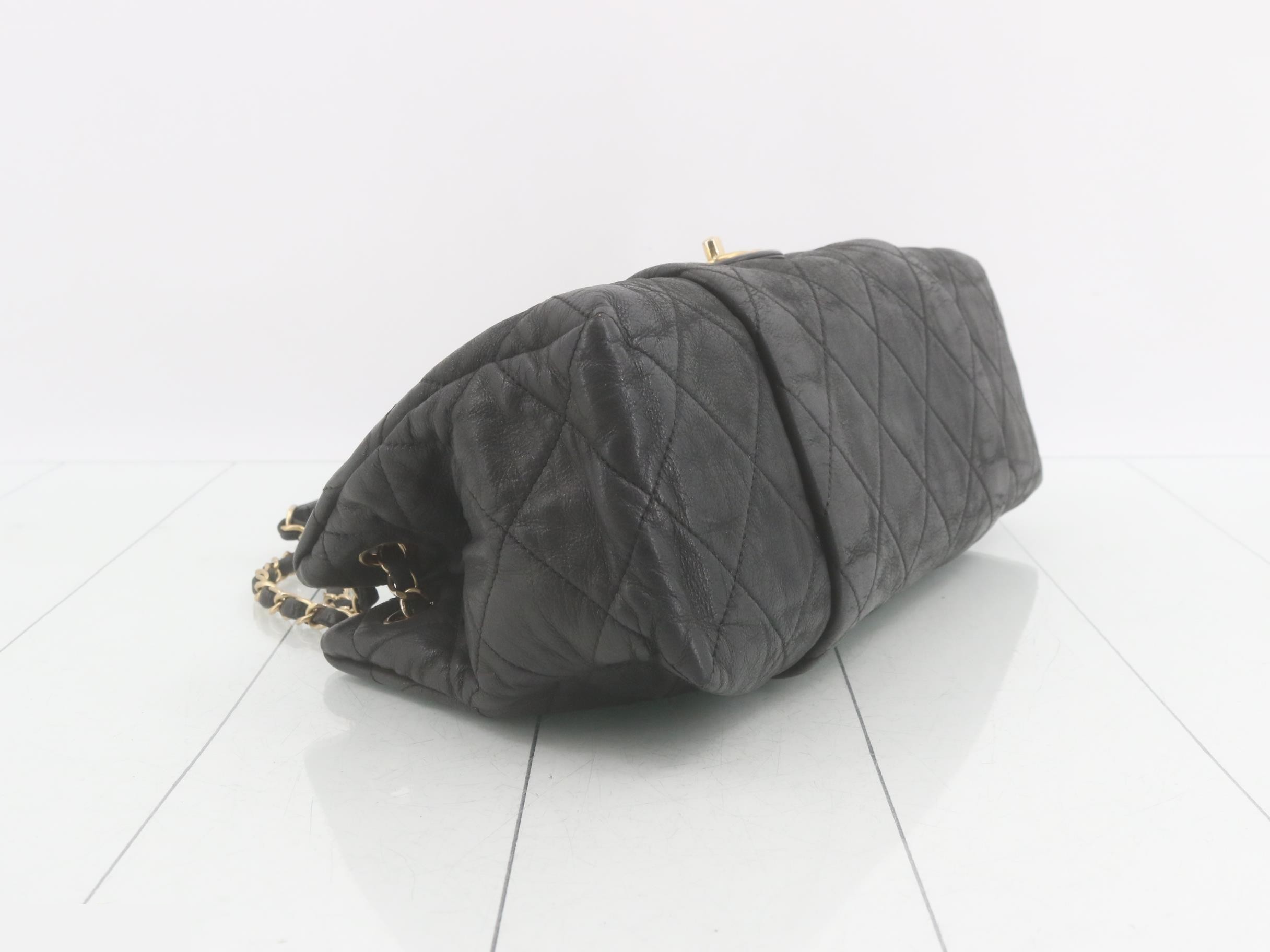 Large Matelassé chain shoulder bag, lambskin, black, with seal, size 15 — view 5