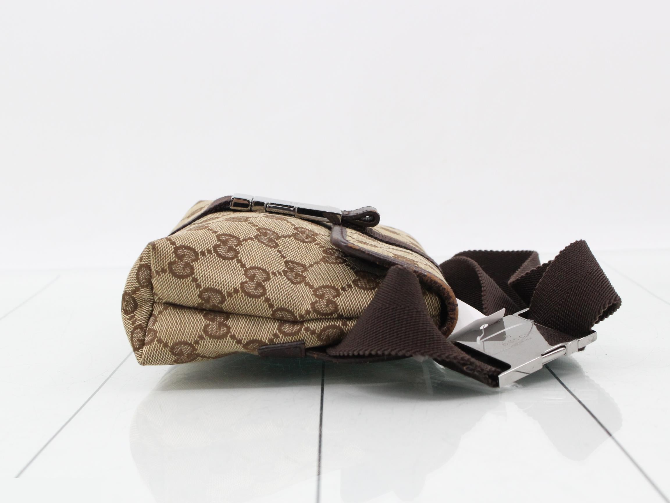 GG Canvas Shoulder Bag — view 3