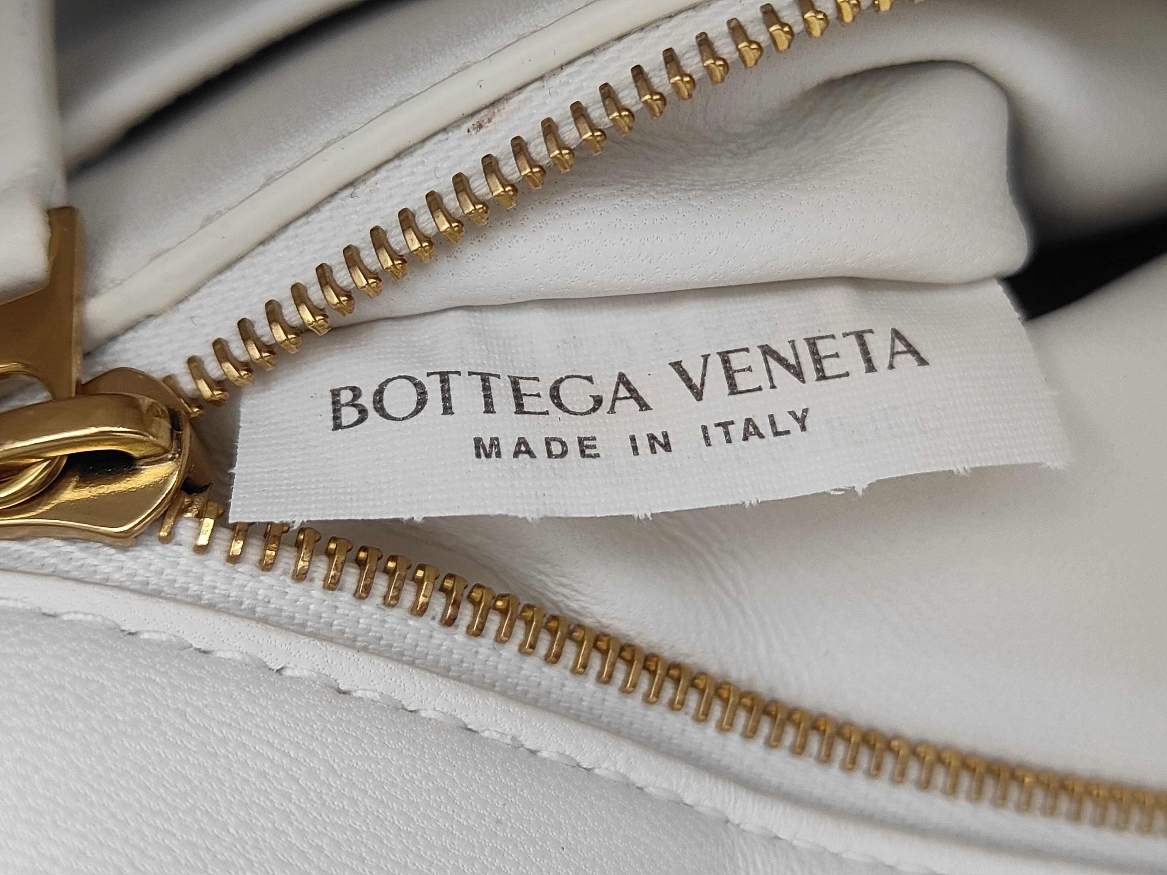Intrecciato Andiamo Handbag — view 11
