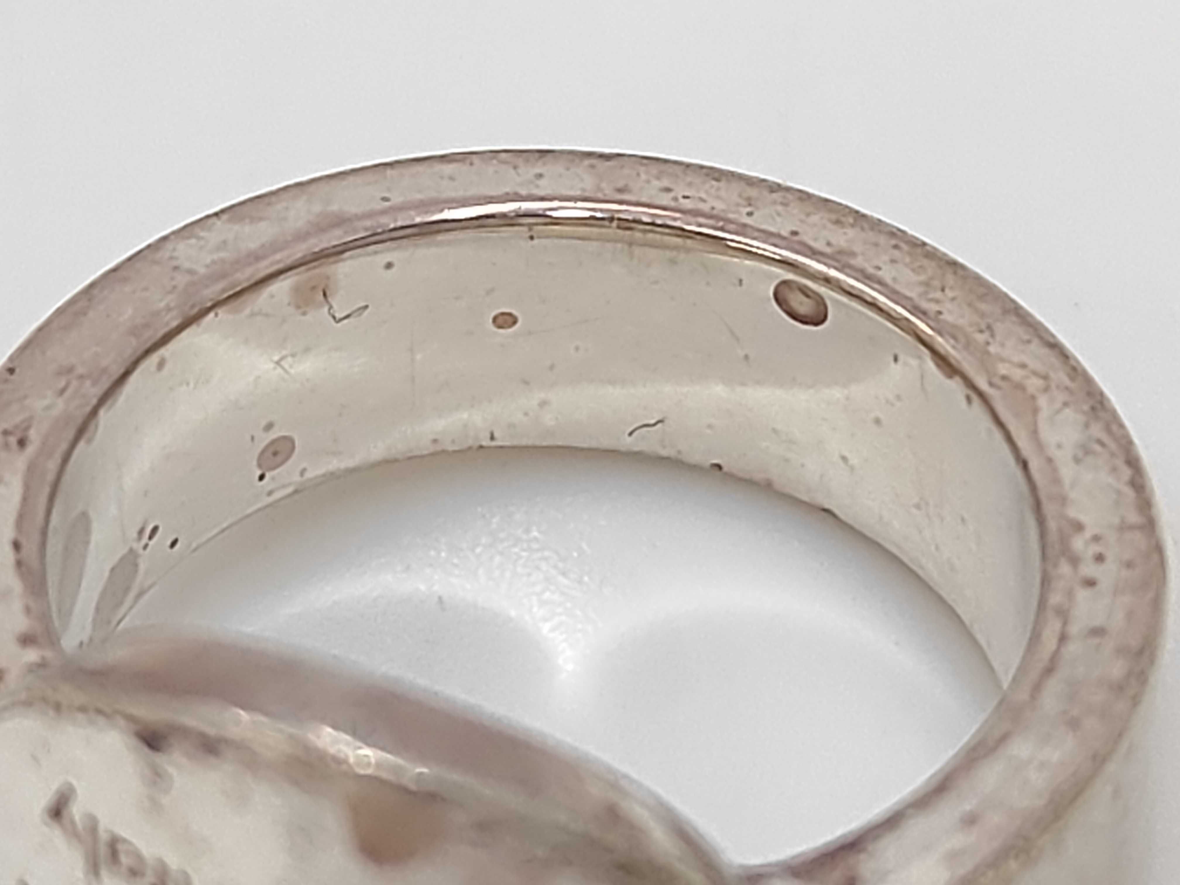 trademark oval ring — view 7