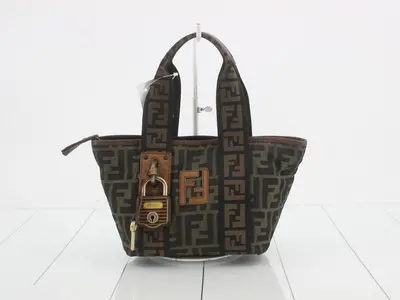 Zucca (bag) - handbag with padlock