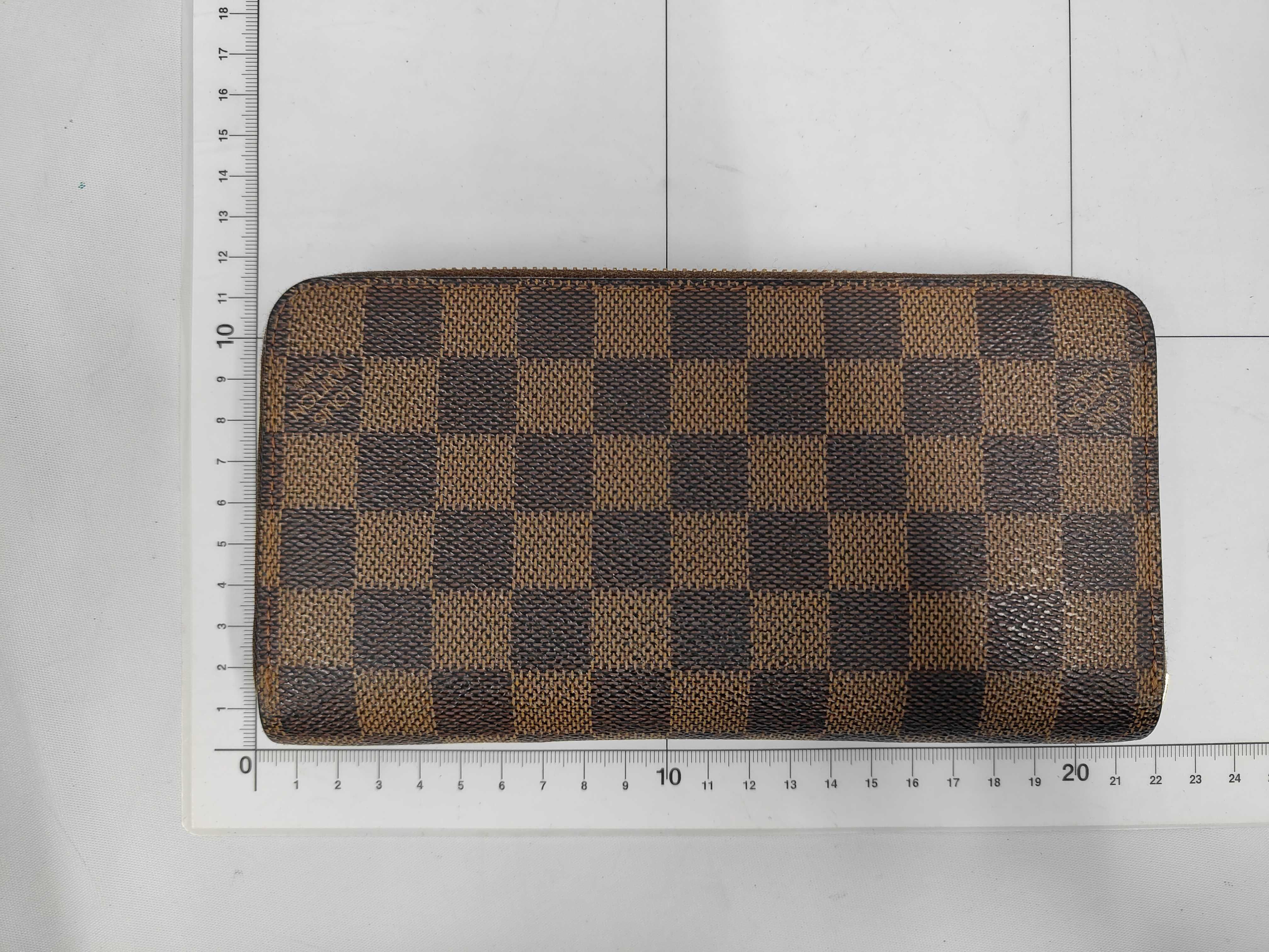 Damier Zippy Wallet — view 2