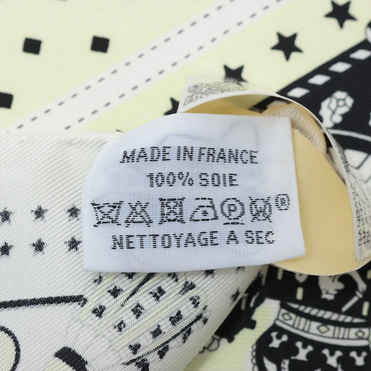 Carre 55 Bandana, Harnais de Cour (Court Harness), Silk Scarf, Slightly Slubbed, with Paper Tag, Jaune (Yellow) Souffle — view 7
