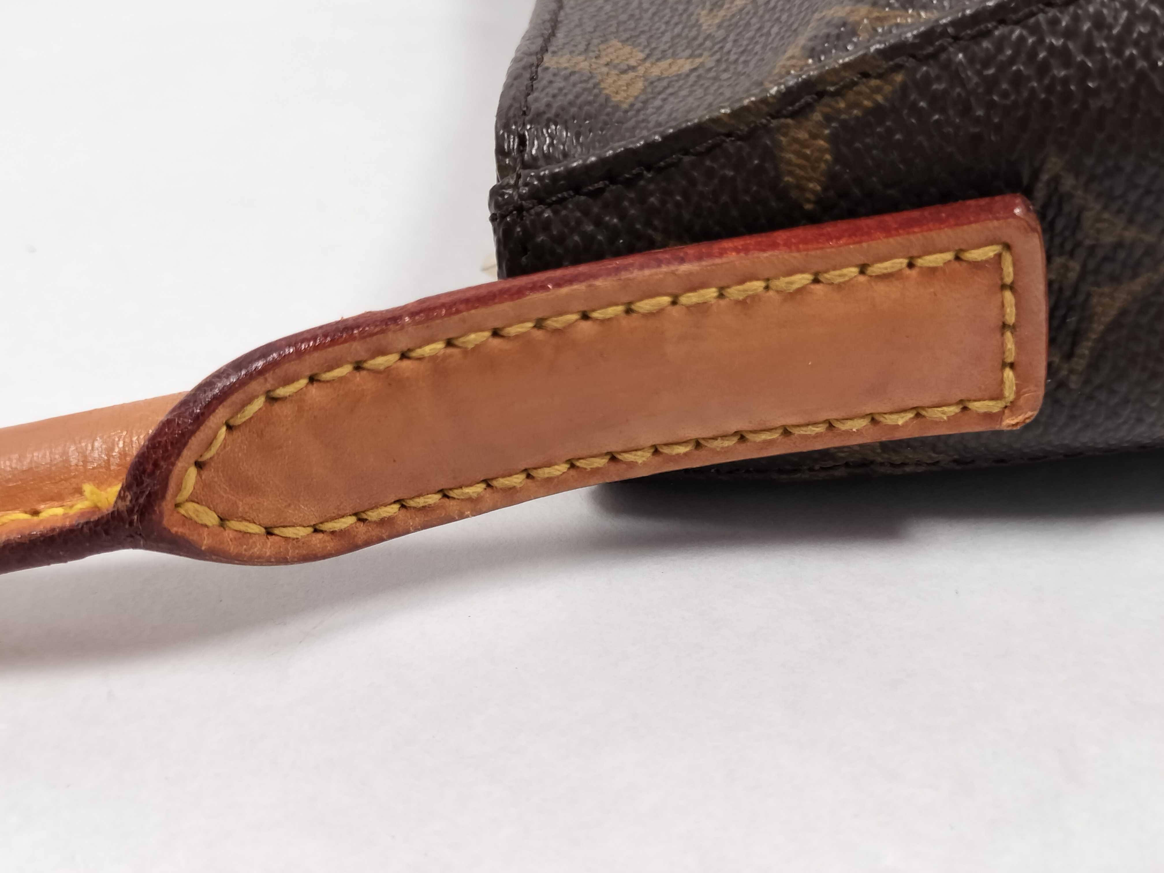 Monogram Louis Vuitton Monogram Looping MM M51146 Shoulder Bag — view 5