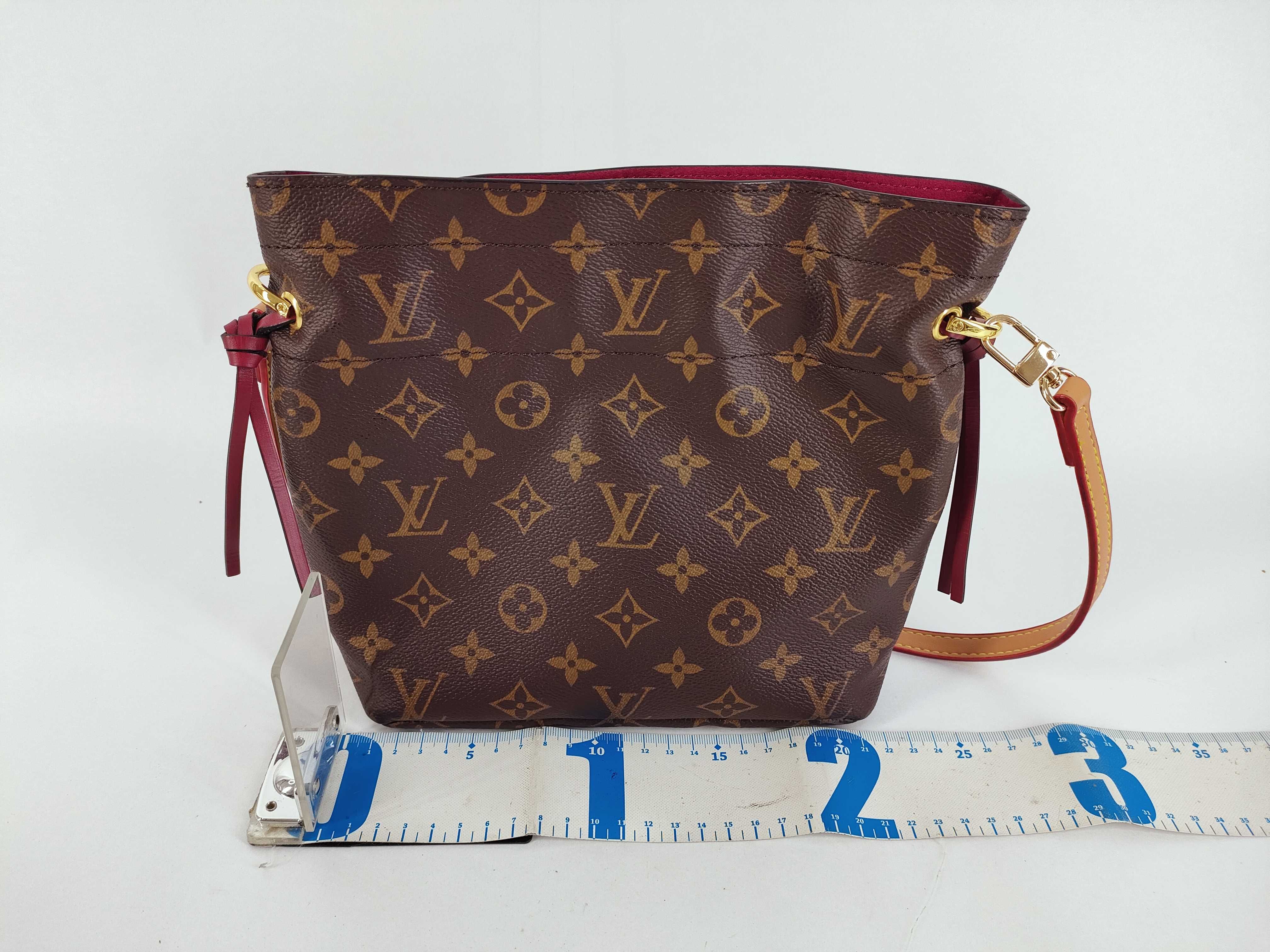 Monogram Louis Vuitton Shoulder Bag — view 2