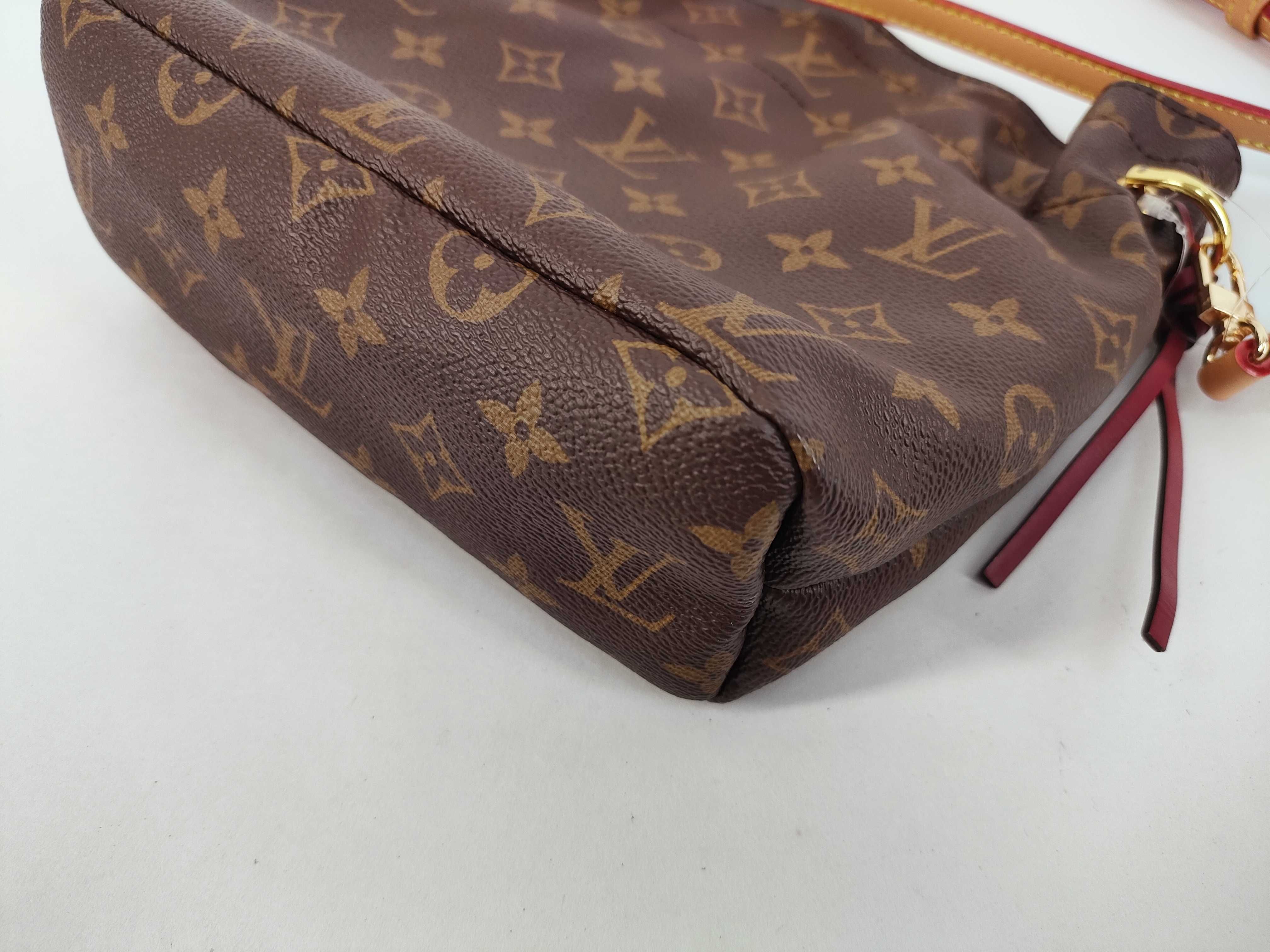 Monogram Louis Vuitton Shoulder Bag — view 6