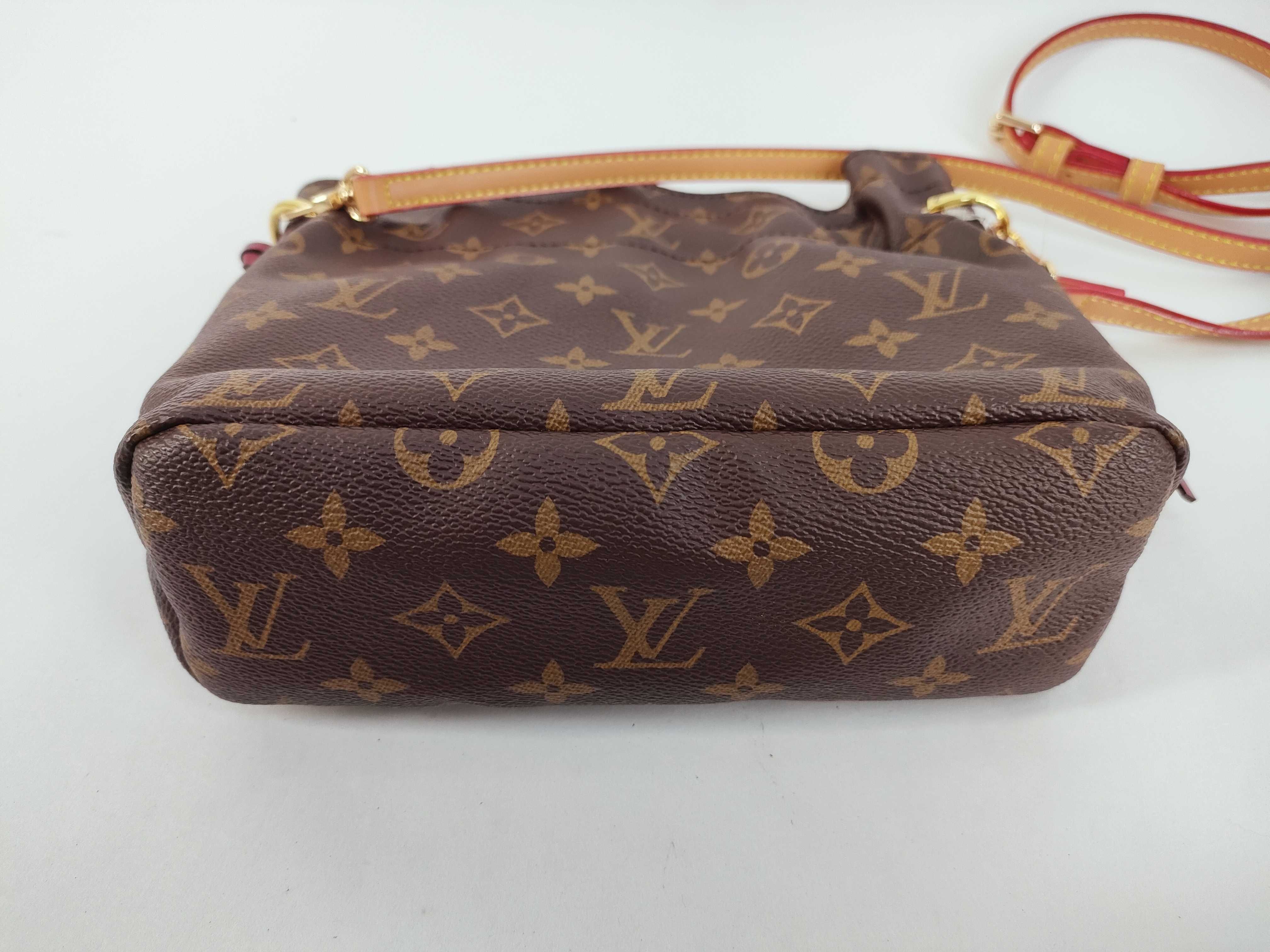 Monogram Louis Vuitton Shoulder Bag — view 7