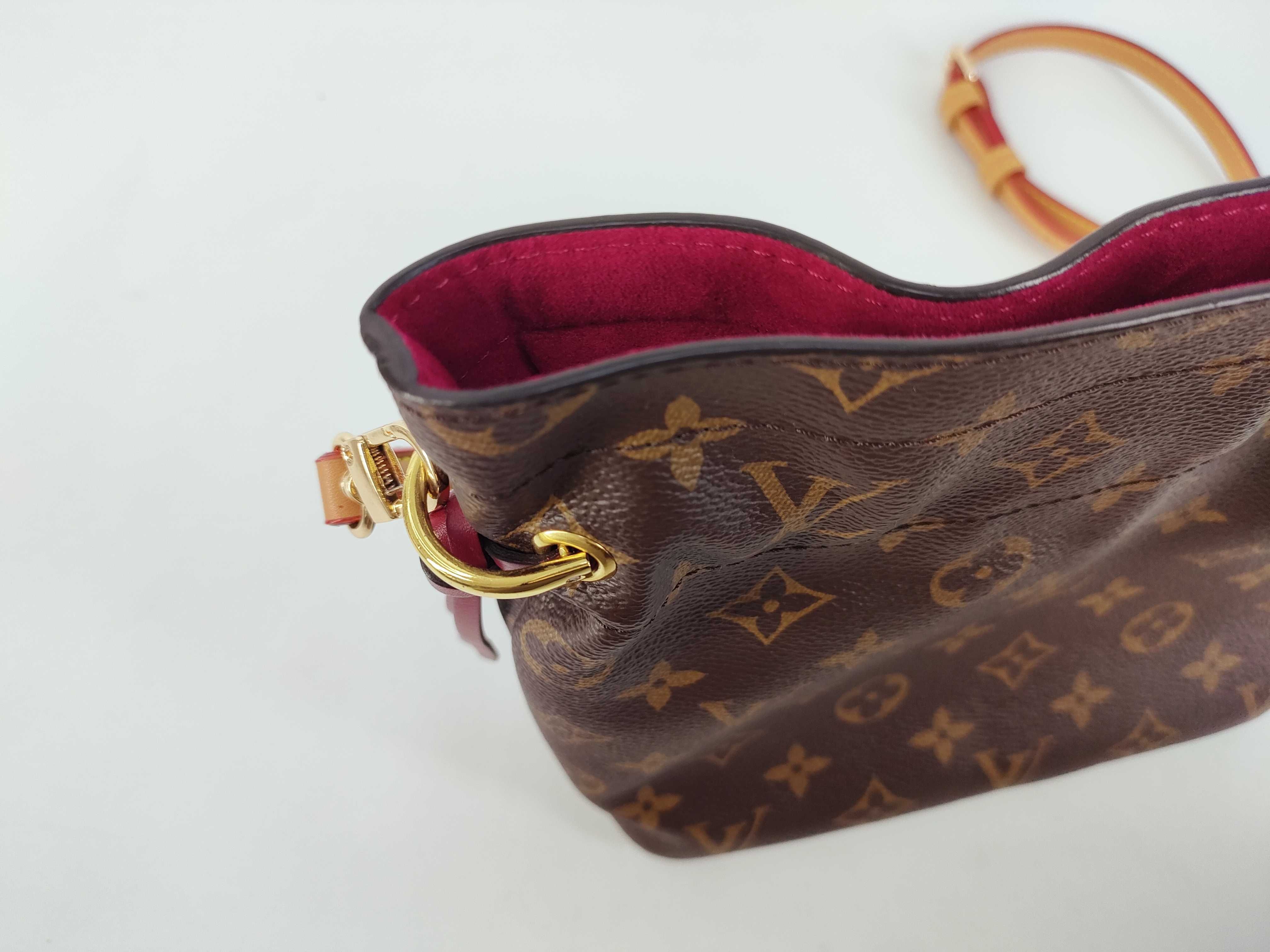 Monogram Louis Vuitton Shoulder Bag — view 8