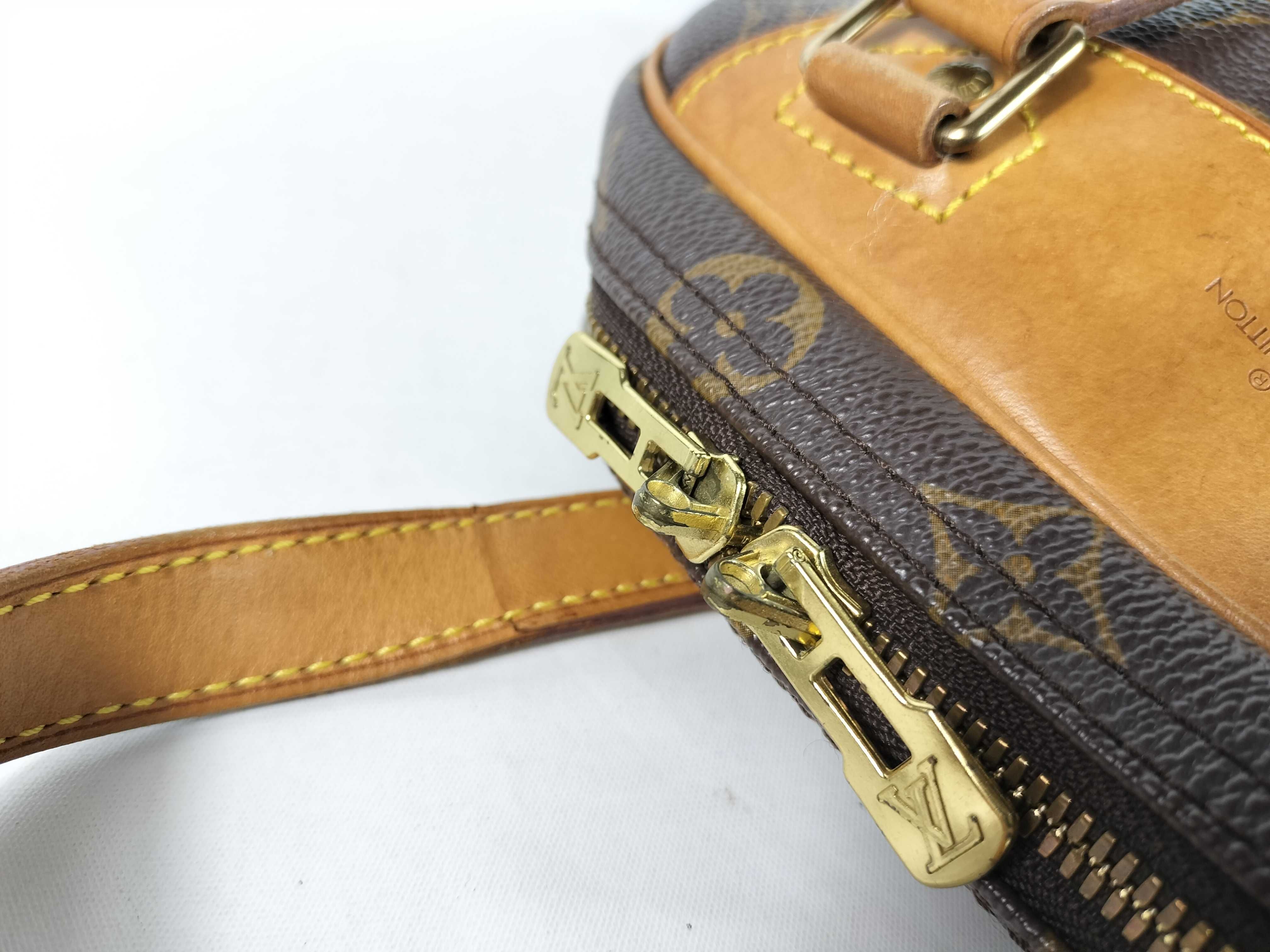 Monogram Louis Vuitton Excursion Handbag — view 5