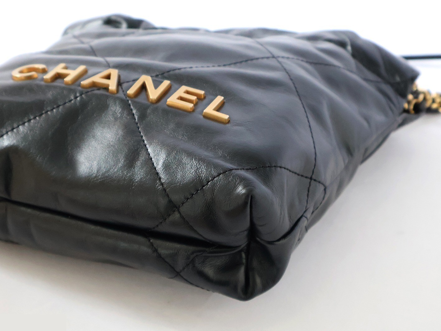 22 Shiny Calfskin Chain Shoulder Bag, Black — view 4