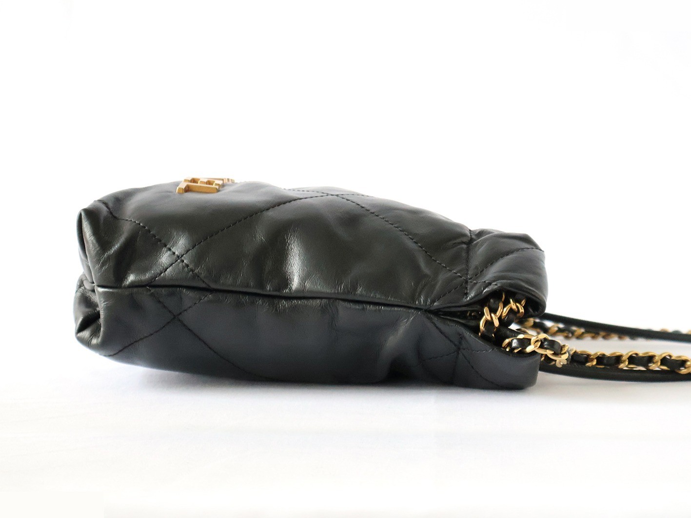 22 Shiny Calfskin Chain Shoulder Bag, Black — view 7