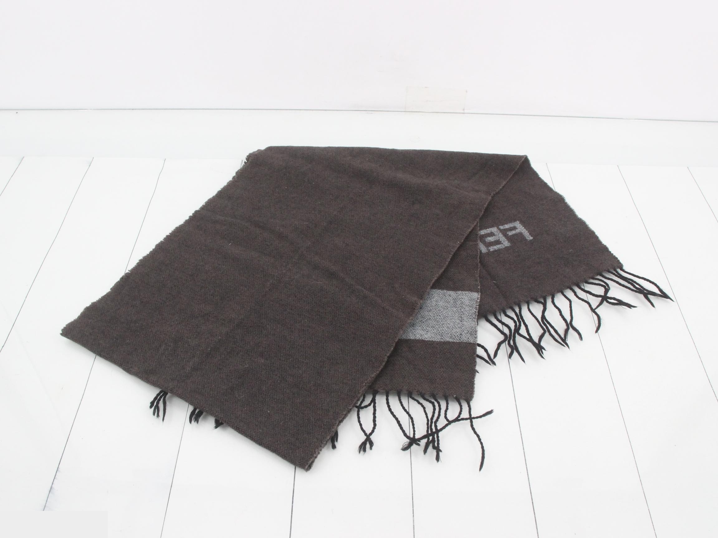 scarf — view 3