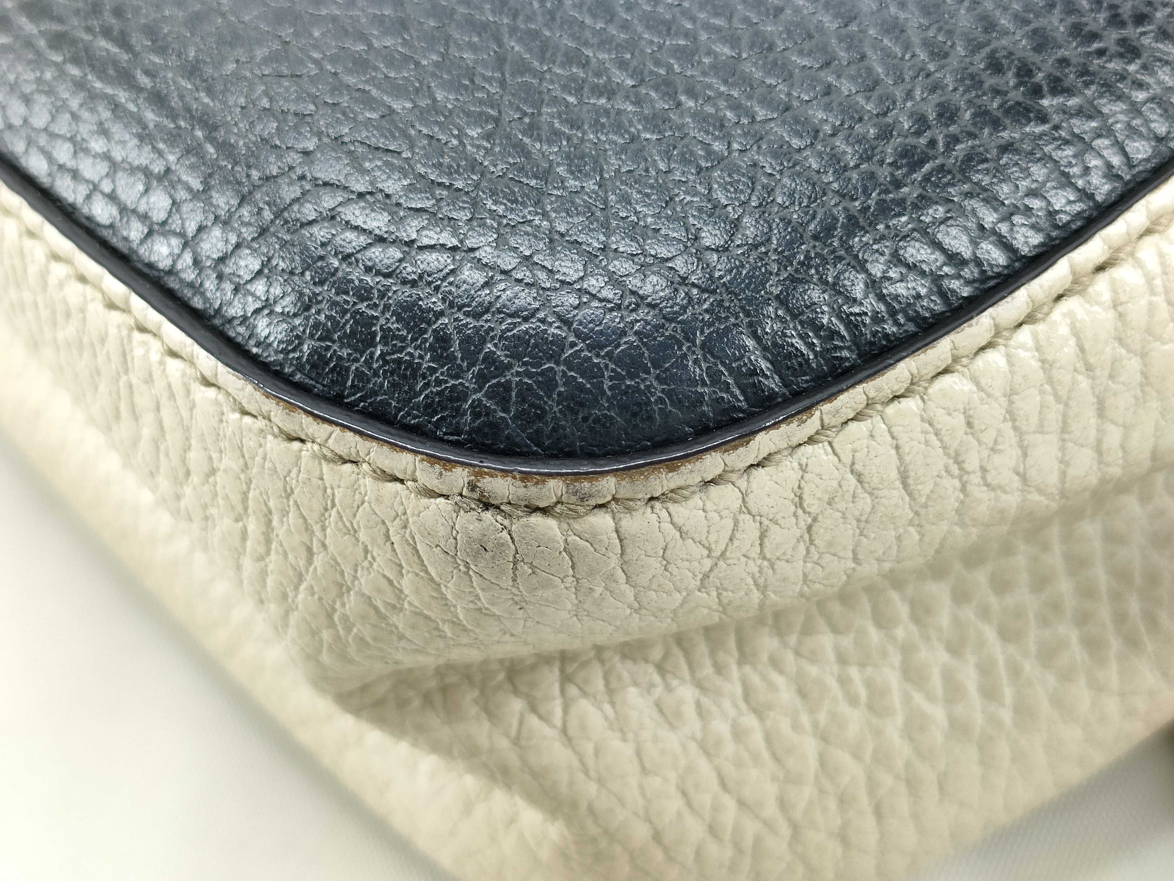 SG- Soho Leather Shoulder bag navy x white 431567 Shoulder bag — view 4
