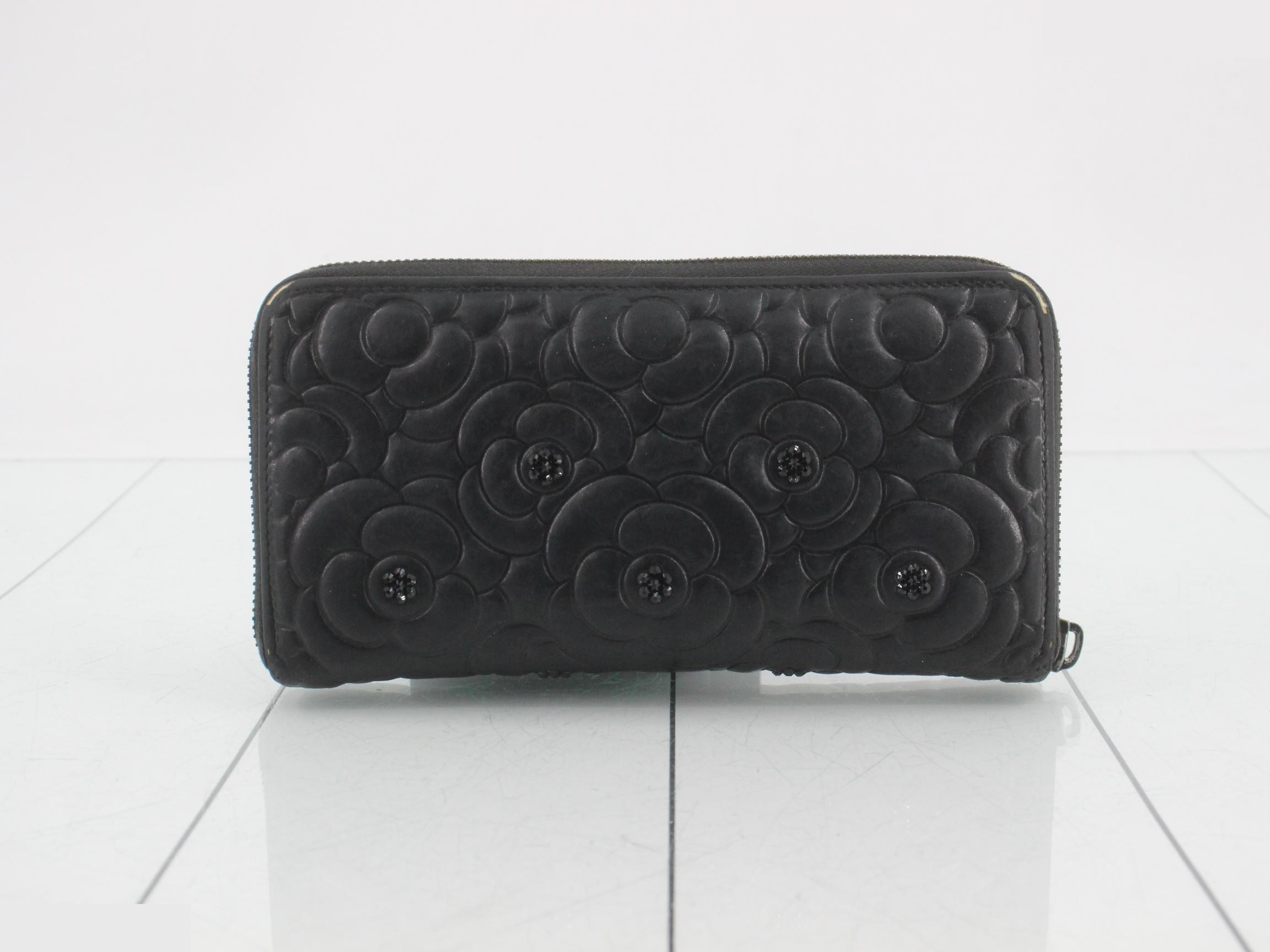 Camellia (bag) and wallet — view 2