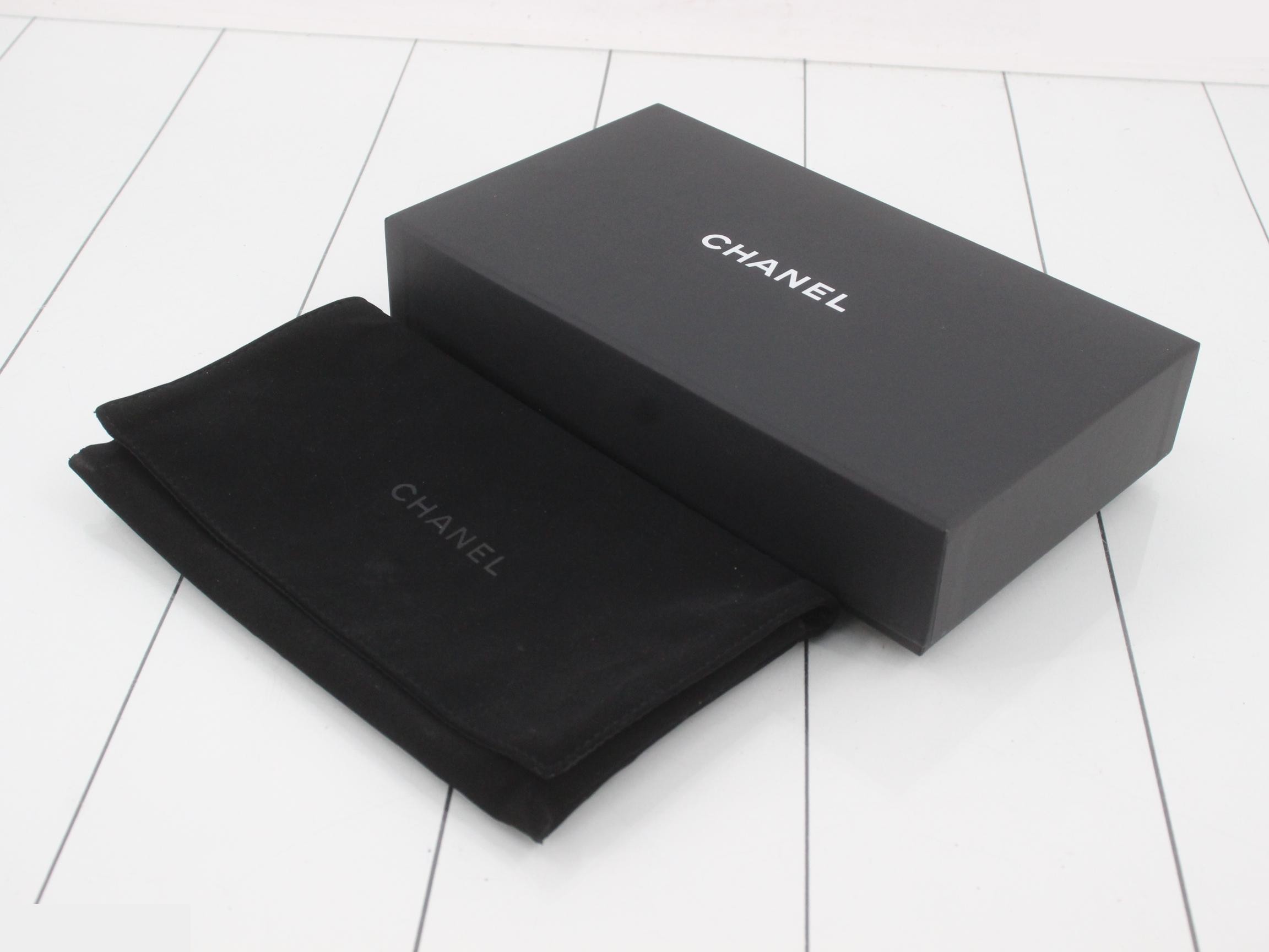 Camellia (bag) and wallet — view 5