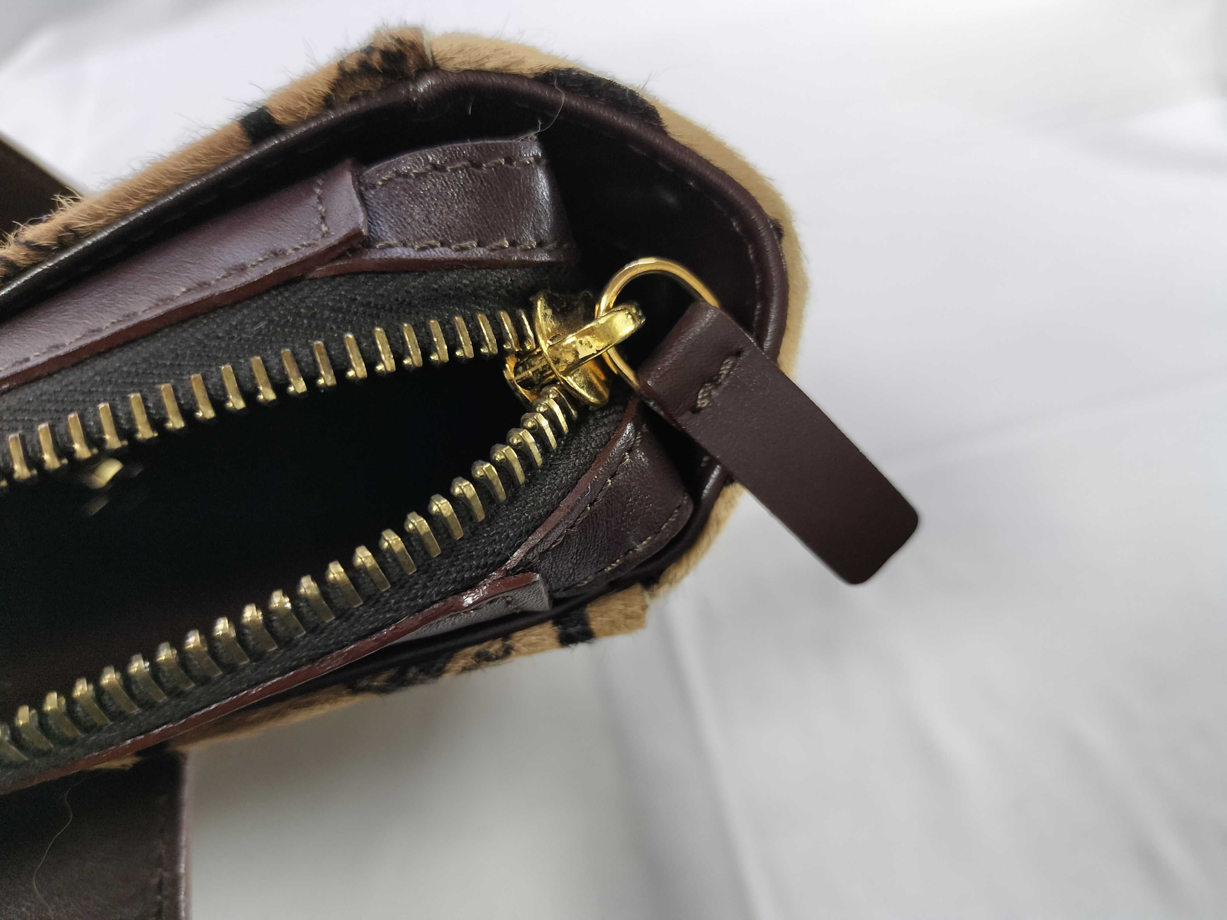 calfskin tote bag, handle stains. — view 13