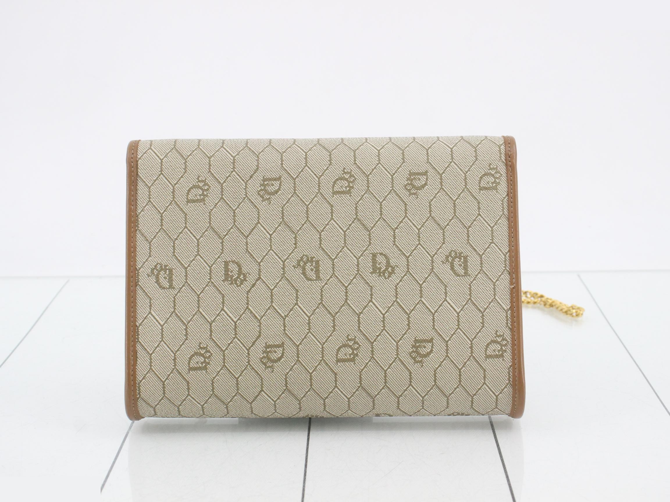 Honeycomb pattern PVC chain shoulder bag — view 2