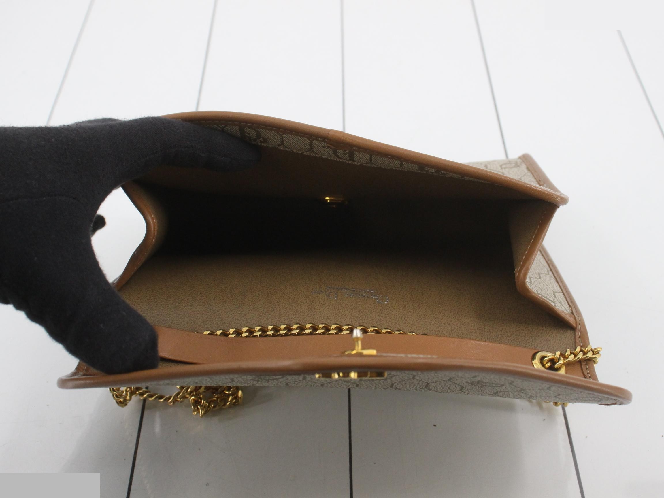 Honeycomb pattern PVC chain shoulder bag — view 4
