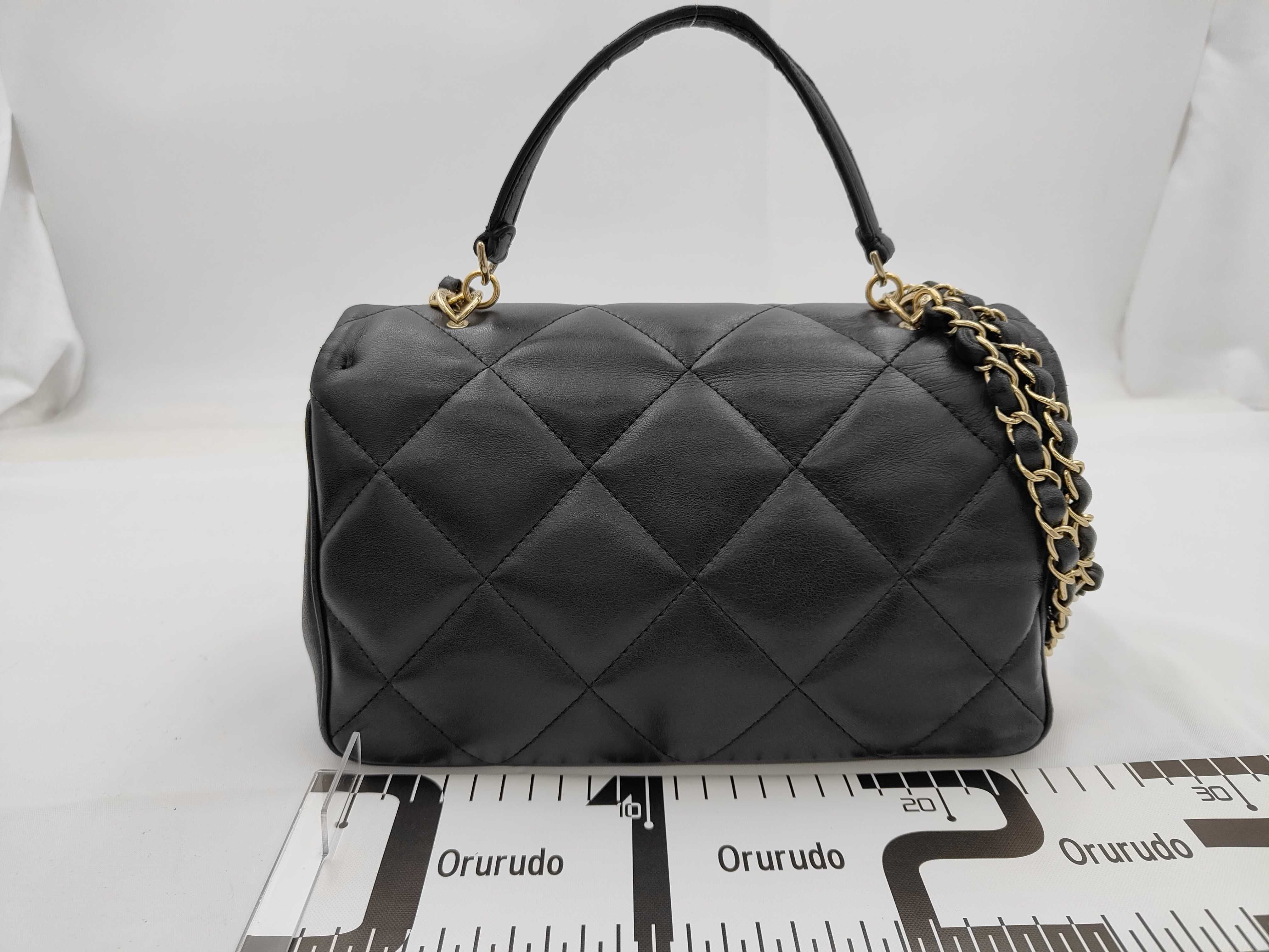 19K Matelassé Chain Shoulder Bag — view 2