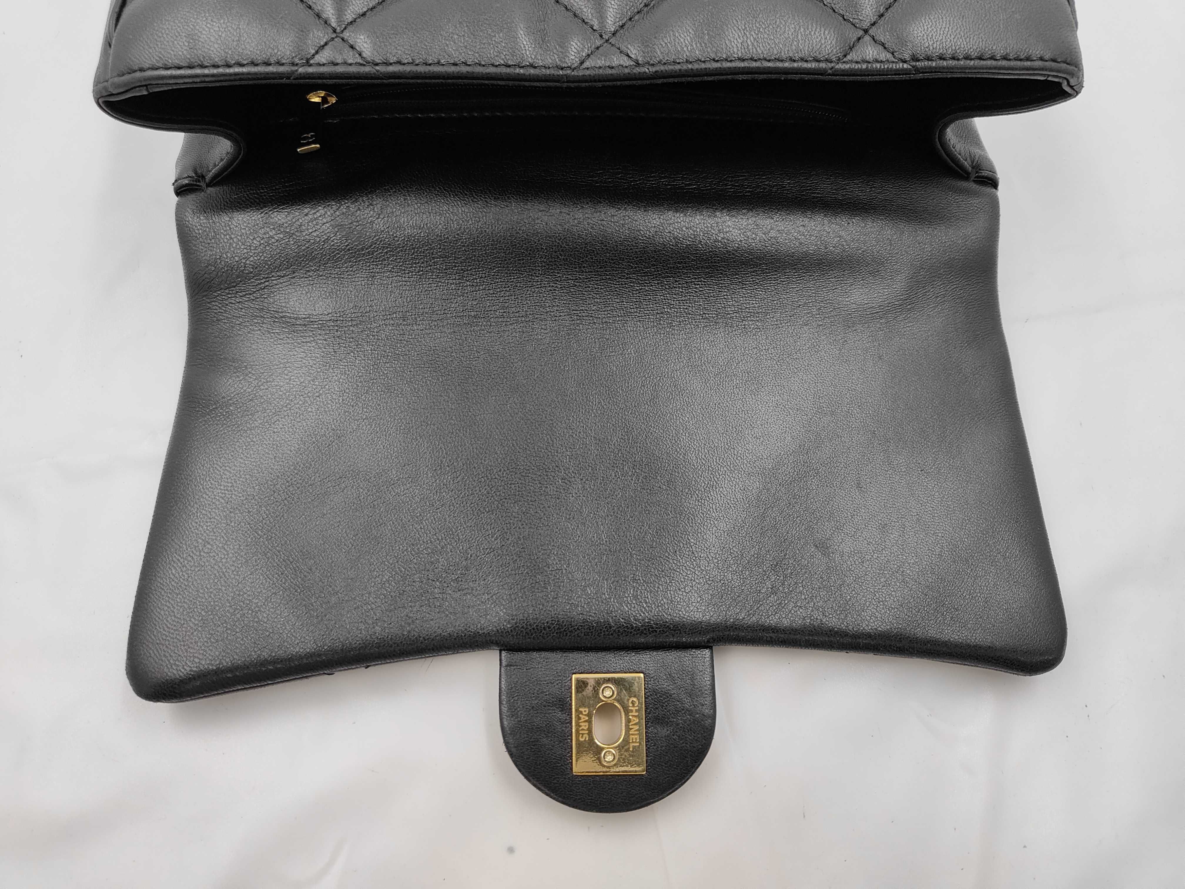19K Matelassé Chain Shoulder Bag — view 8